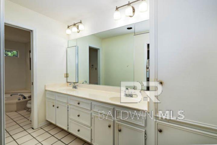 Homes for sale in Mobile, AL | 12 Stonebridge Court, Mobile, AL 36608 | MLS# 372997