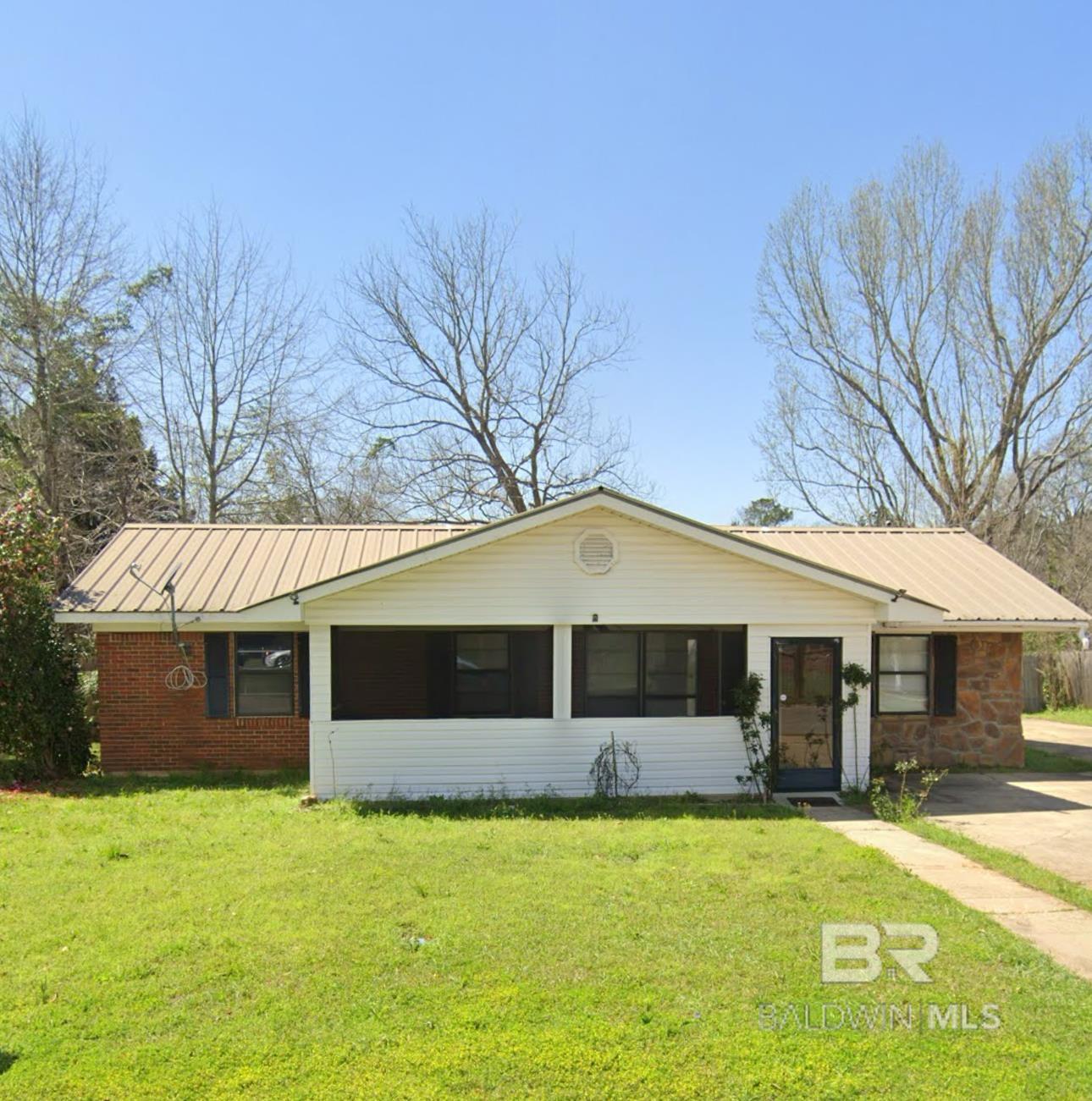 Homes for sale in Evergreen, AL | 108 Elizabeth Street, Evergreen, AL 36401 | MLS# 373383