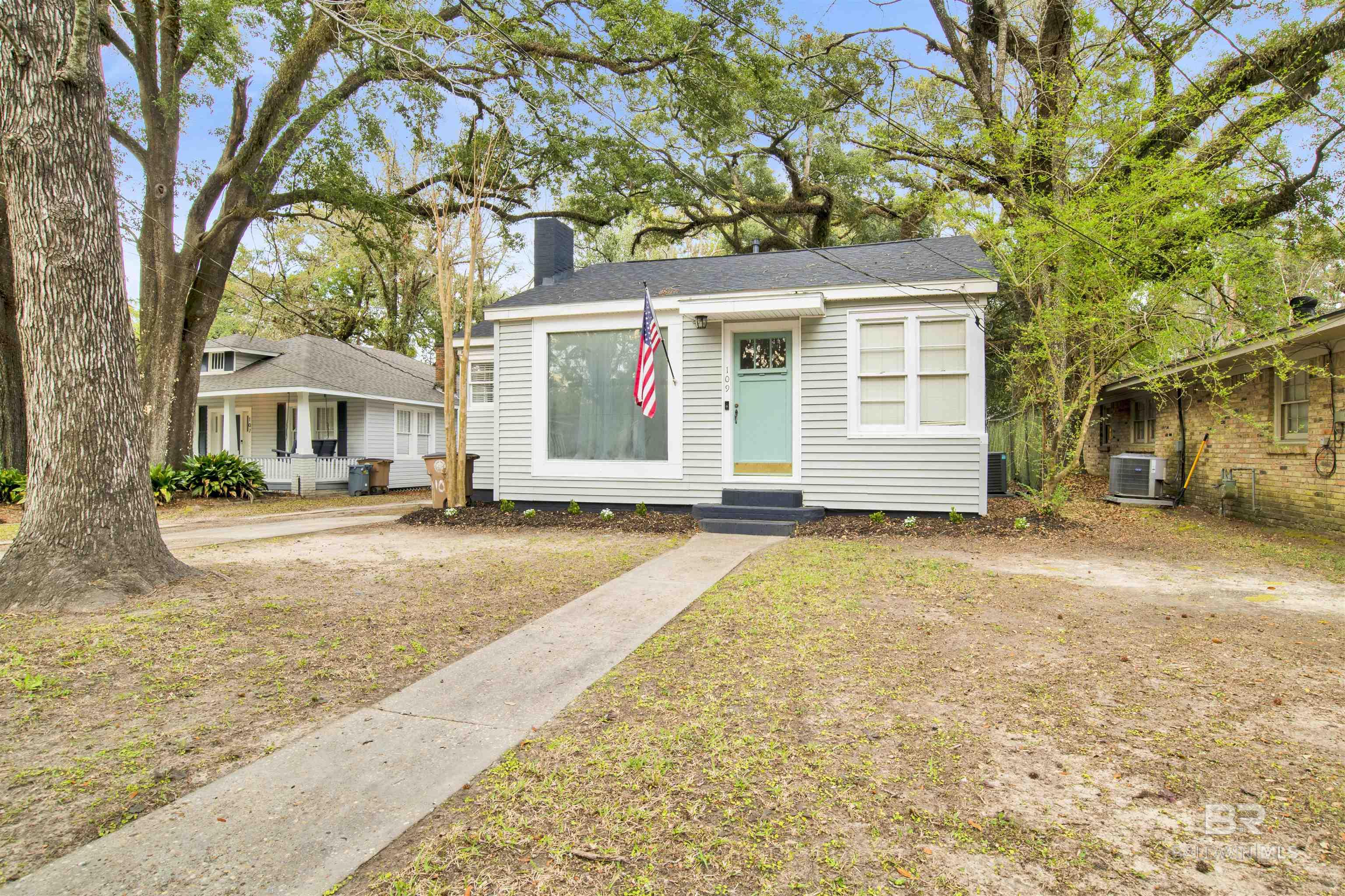 Homes for sale in Mobile, AL | 109 Mohawk Street, Mobile, AL 36606 | MLS# 375410