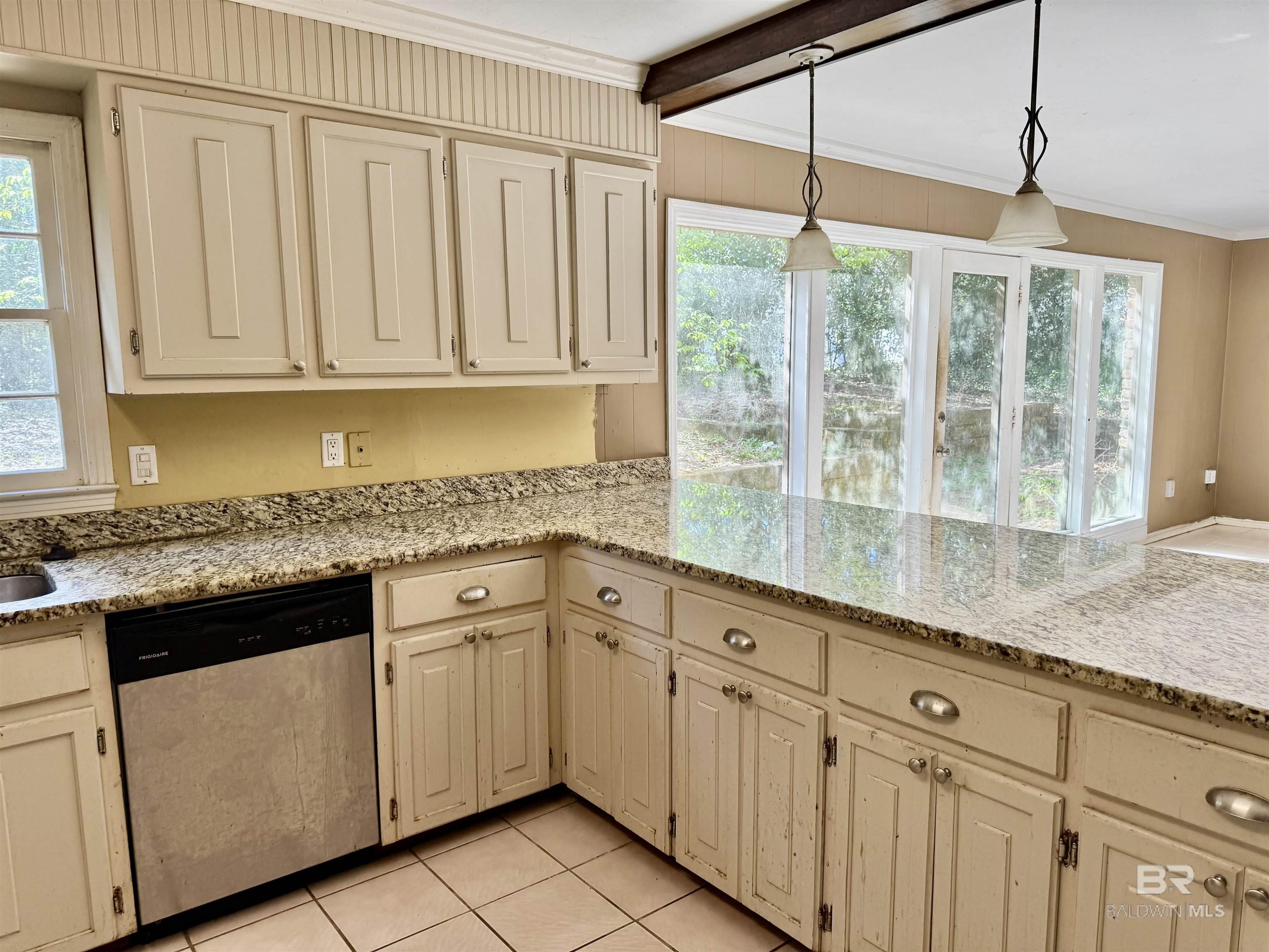 Homes for sale in Mobile, AL | 287 Wingfield Dr, Mobile, AL 36607 | MLS# 375668