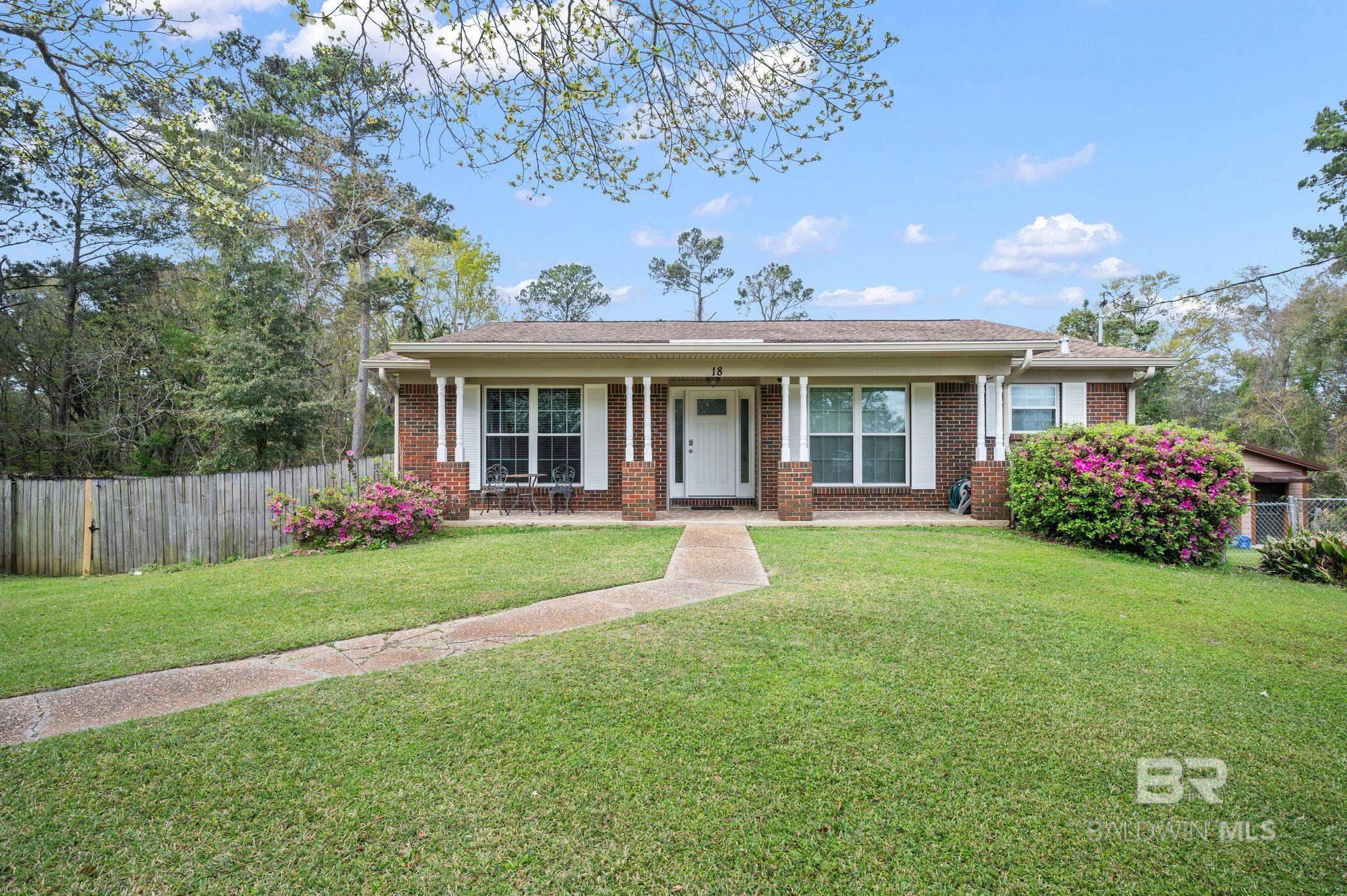 Homes for sale in Spanish Fort, AL | 18 Lee Circle, Spanish Fort, AL 36527 | MLS# 376092