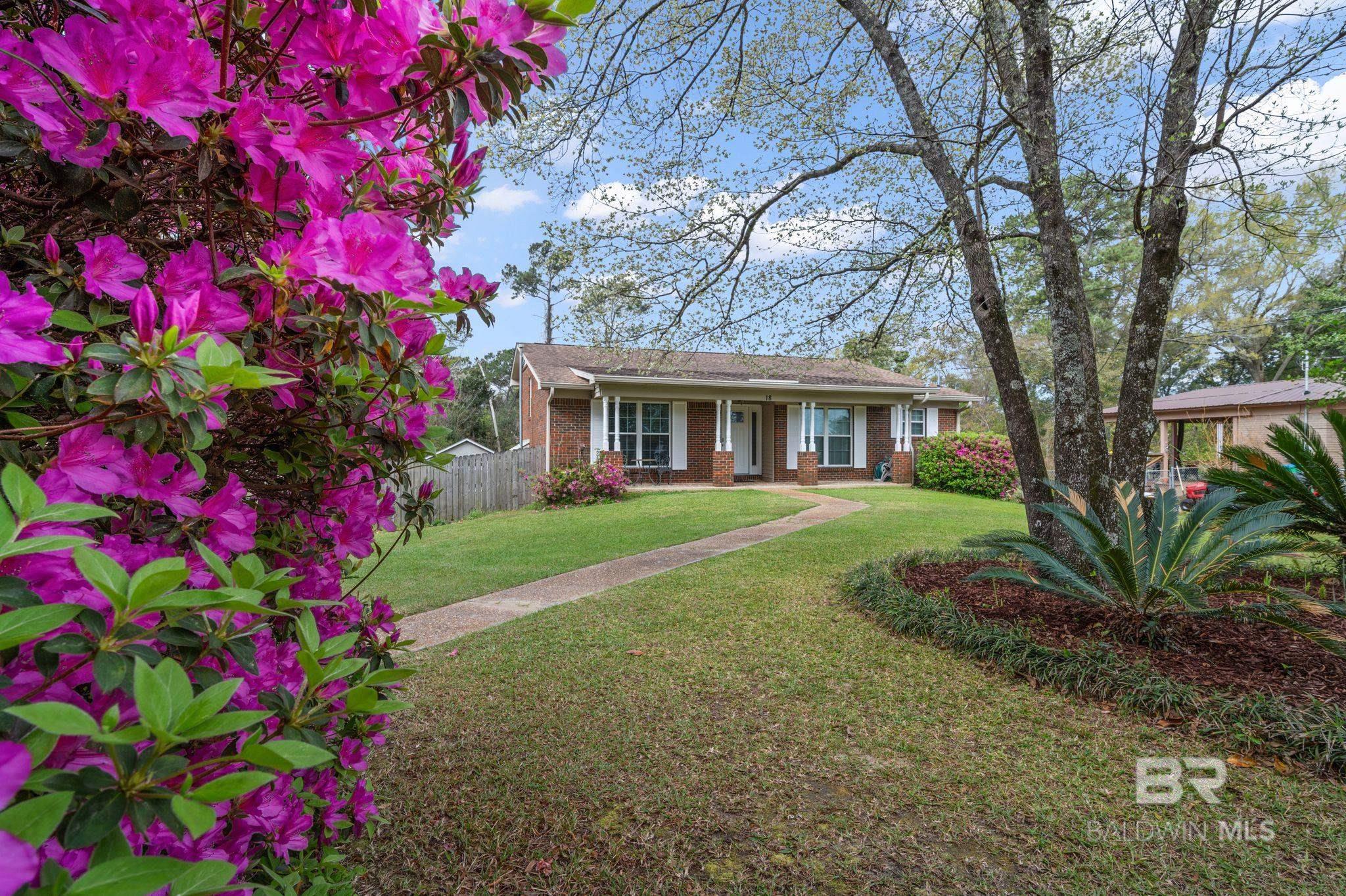 Homes for sale in Spanish Fort, AL | 18 Lee Circle, Spanish Fort, AL 36527 | MLS# 376092