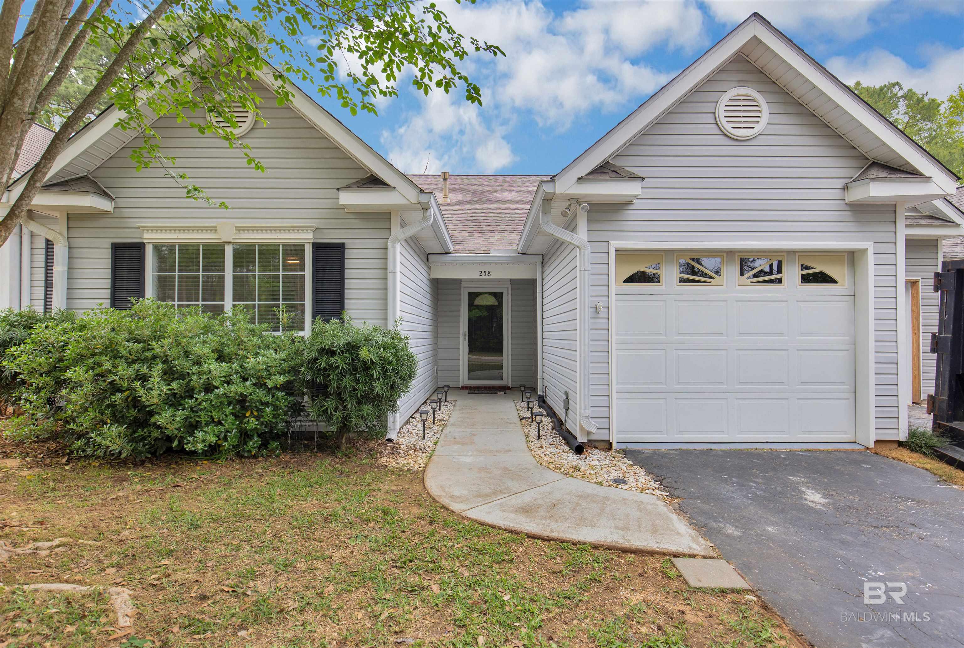 Listing Photo 376990