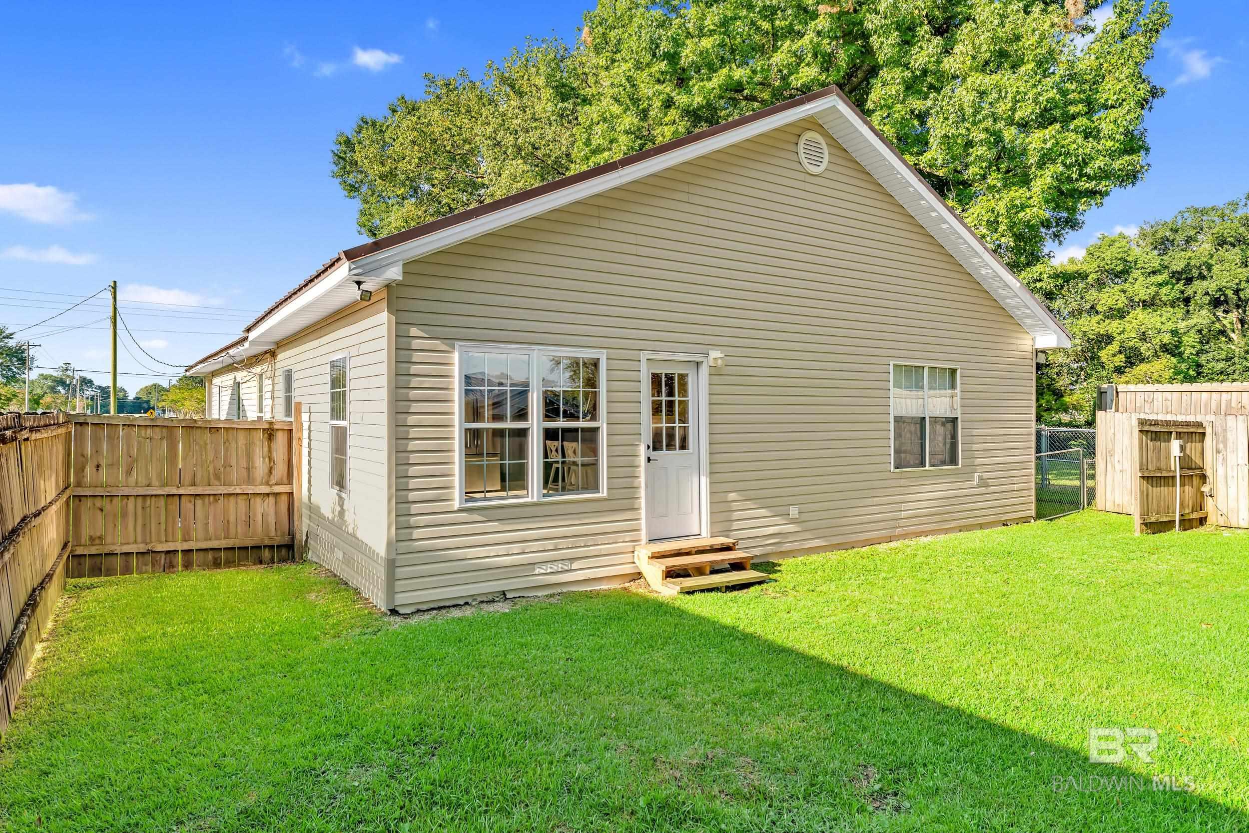 Homes for sale in Robertsdale, AL | 18141 Pennsylvania Street, Robertsdale, AL 36567 | MLS# 377045