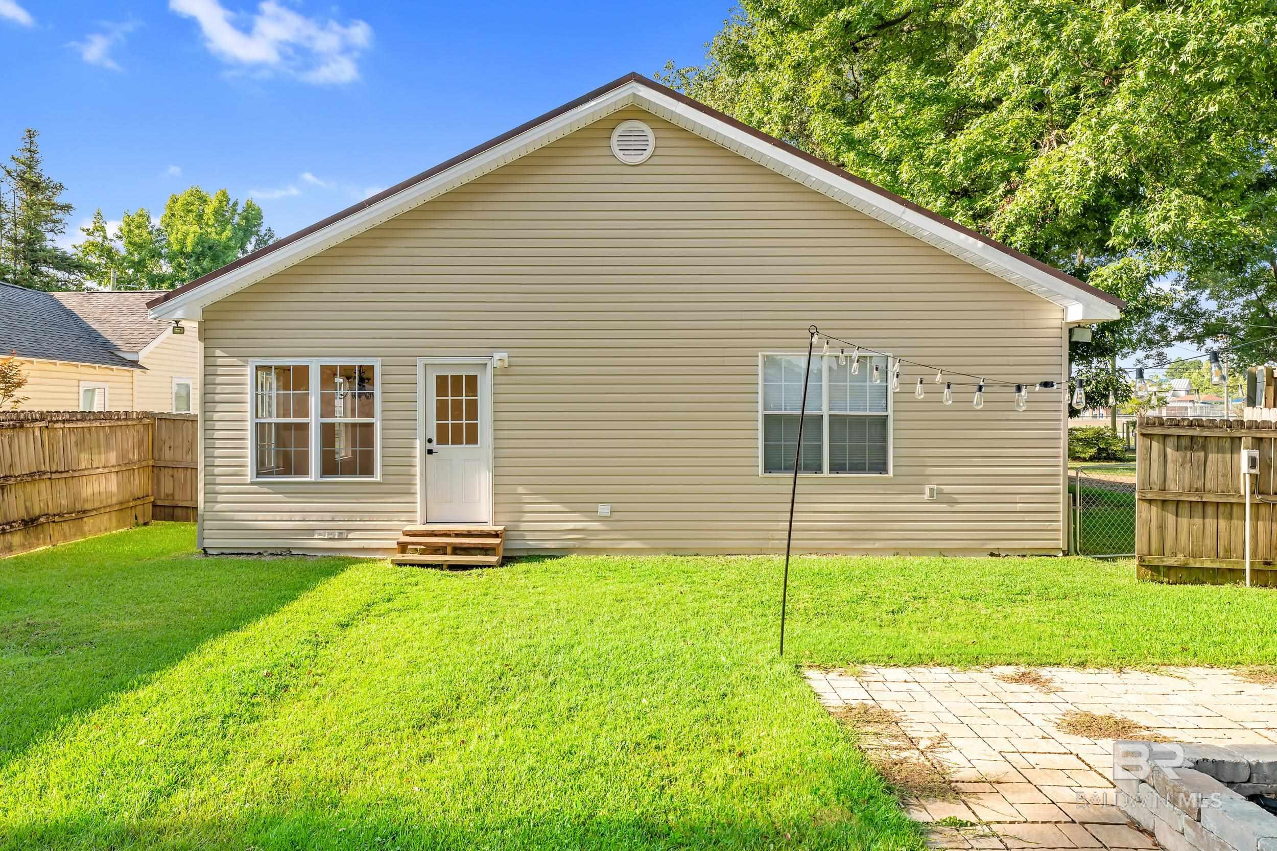 Homes for sale in Robertsdale, AL | 18141 Pennsylvania Street, Robertsdale, AL 36567 | MLS# 377045