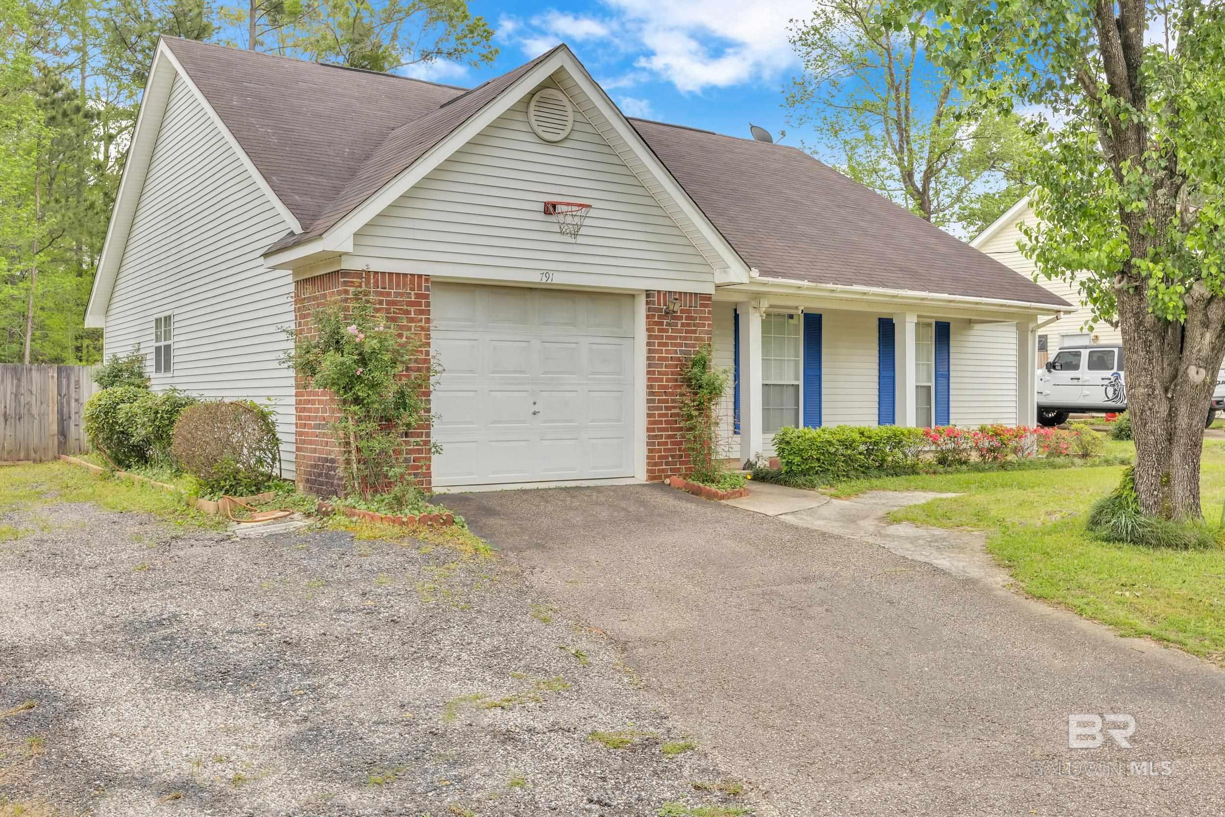 Homes for sale in Mobile, AL | 791 W Copperfield Dr, Mobile, AL 36608 | MLS# 377221