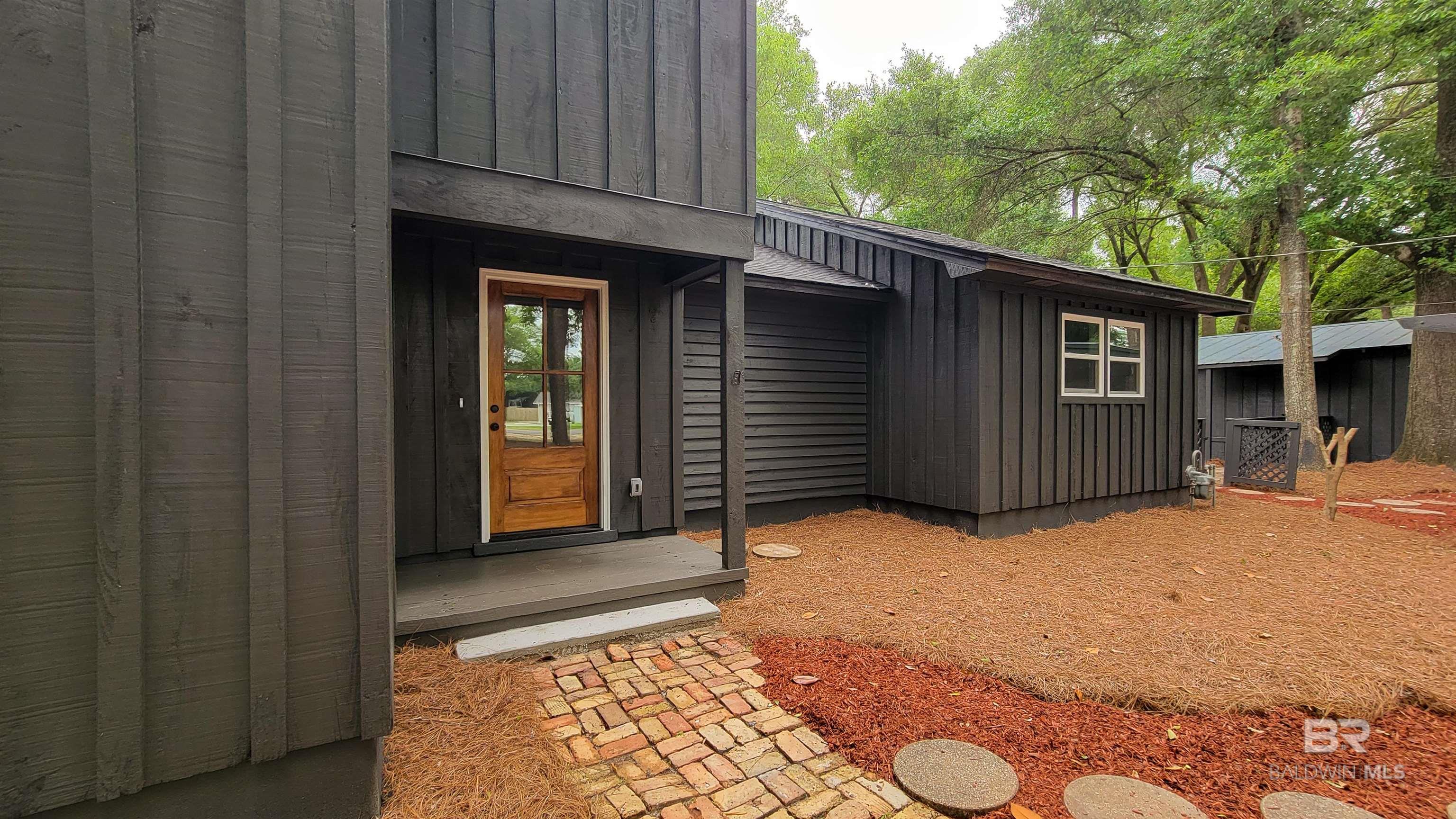 Homes for sale in Foley, AL | 7770 Simmons Dr, Foley, AL 36535 | MLS# 379325