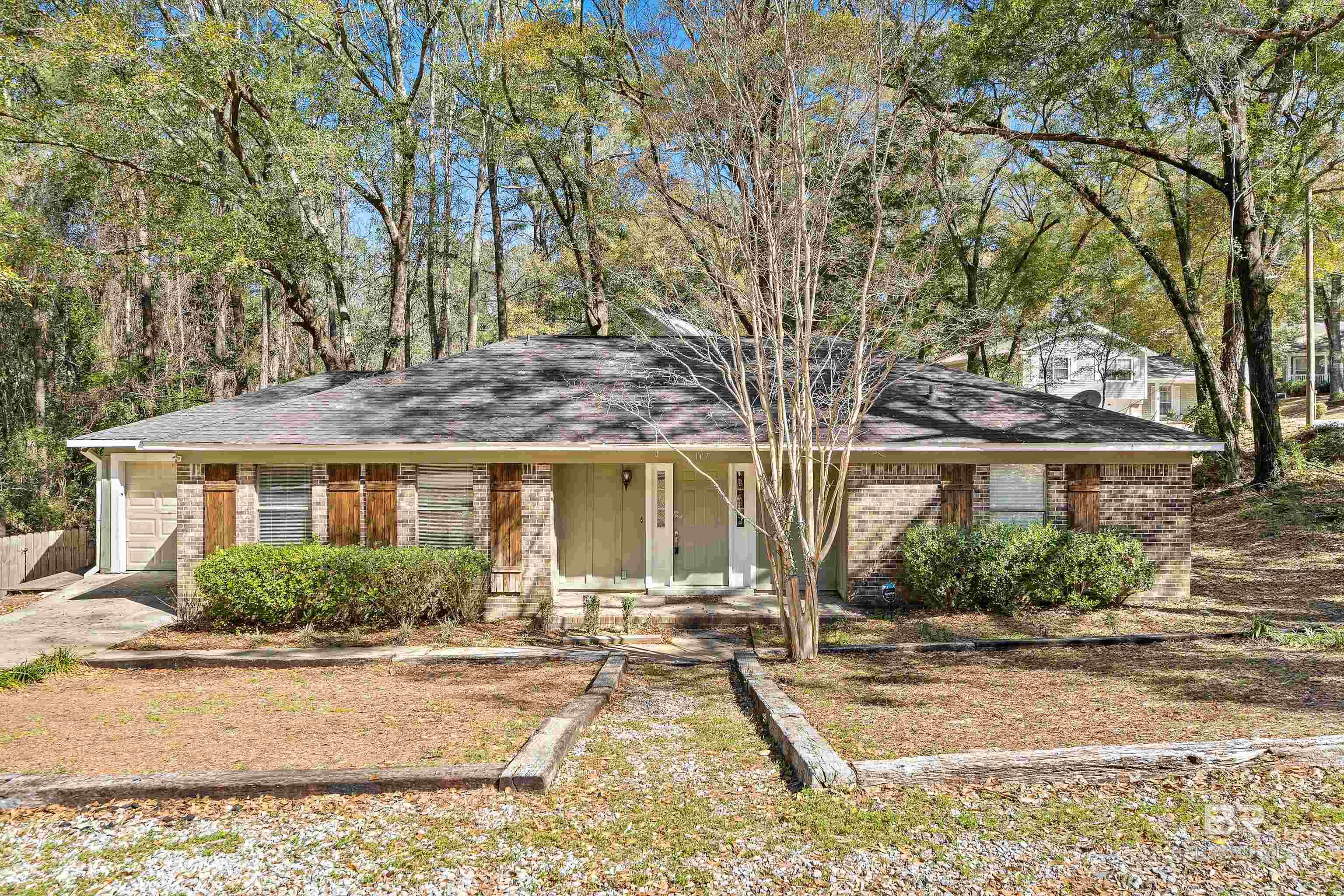 Listing Photo 379563