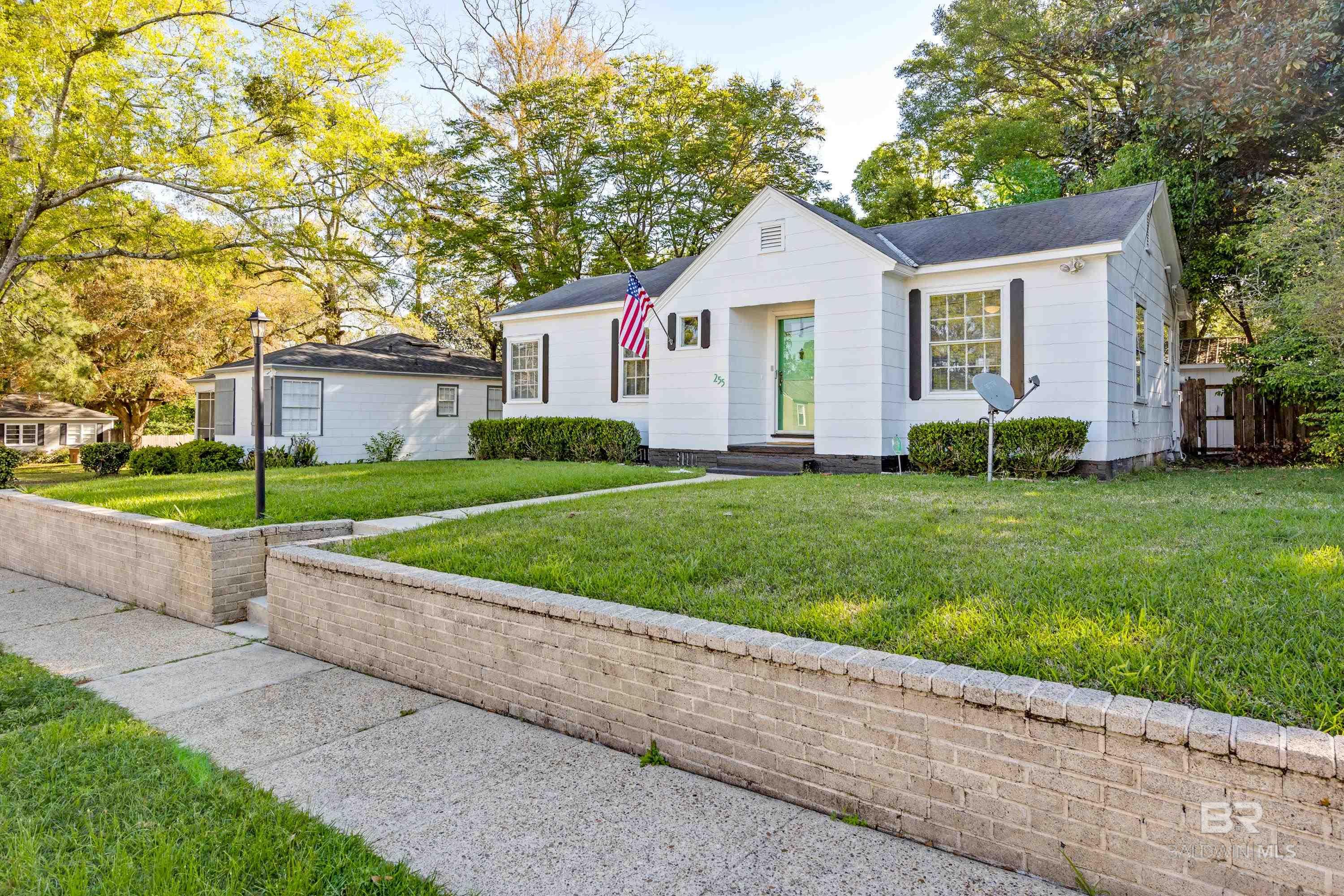 Homes for sale in Mobile, AL | 255 Pinehill Dr, Mobile, AL 36606 | MLS# 380195