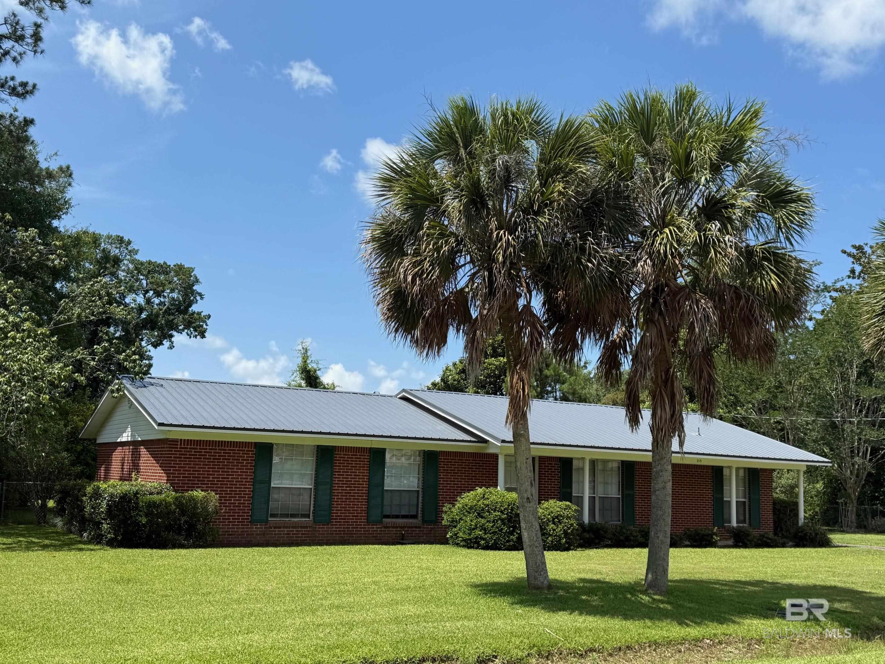 Homes for sale in Foley, AL | 215 W Palm Avenue, Foley, AL 36535 | MLS# 380772