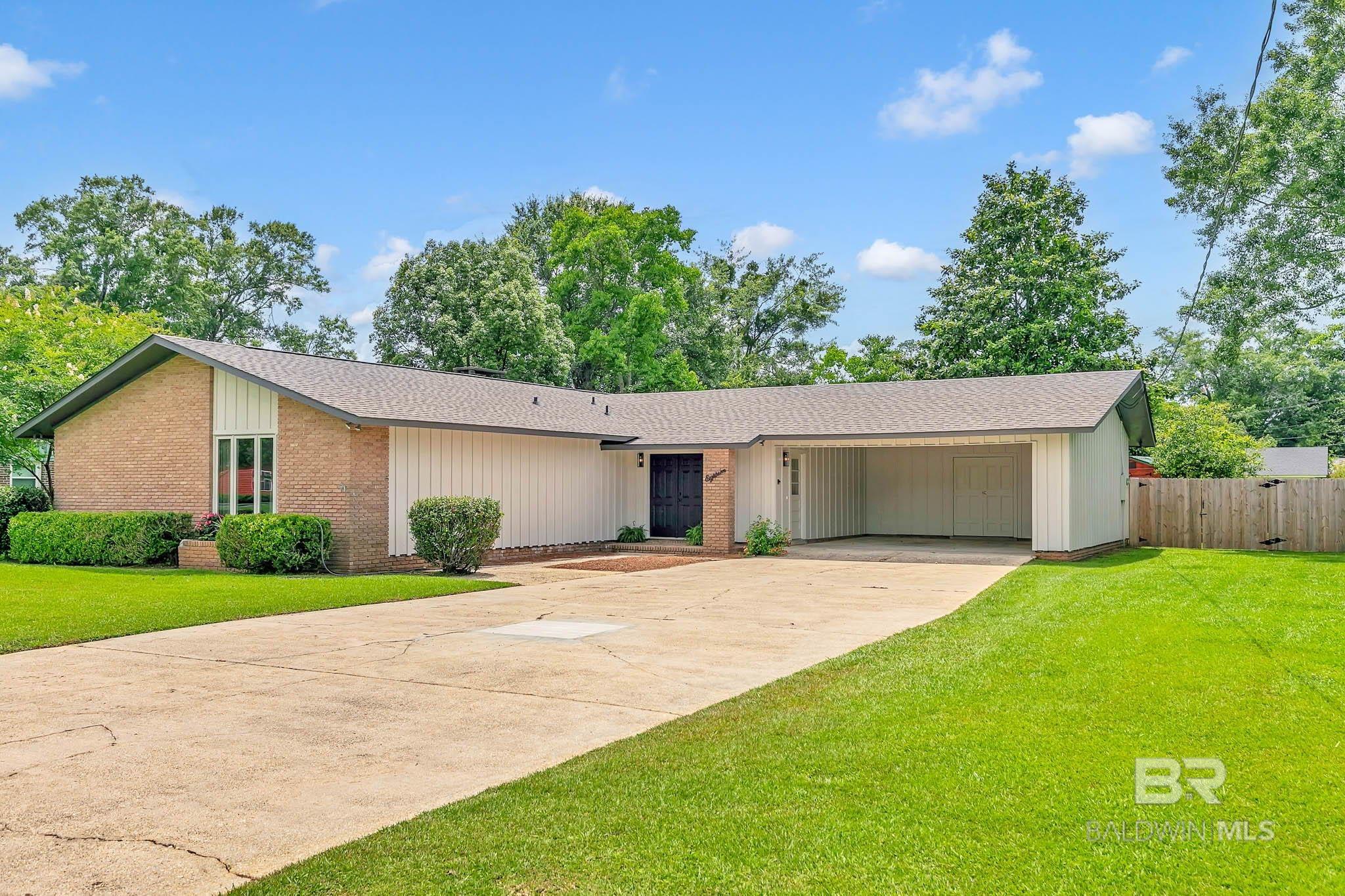 Homes for sale in Atmore, AL | 18 Rollins Pl, Atmore, AL 36502 | MLS# 380776