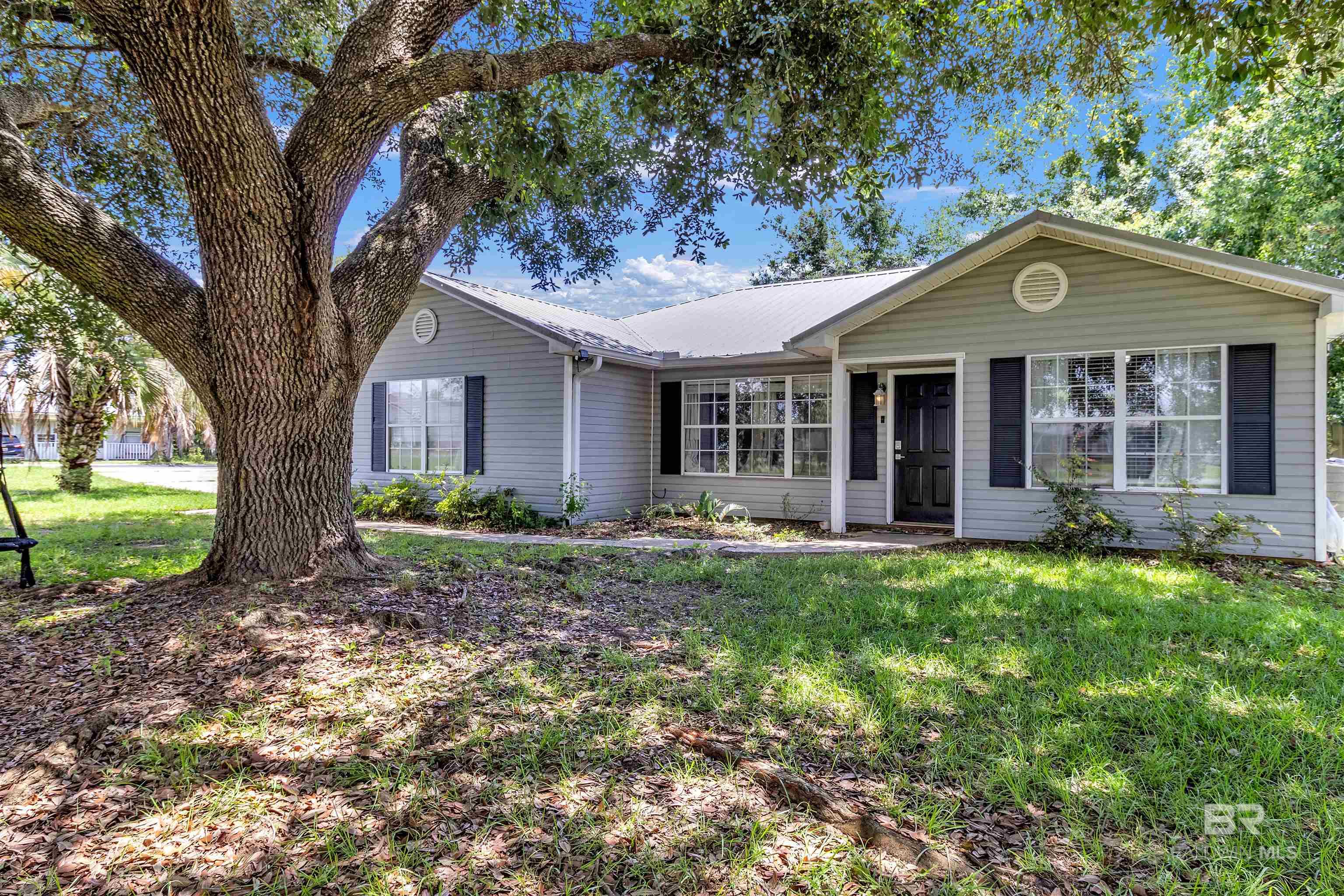 221 Howard Circle
