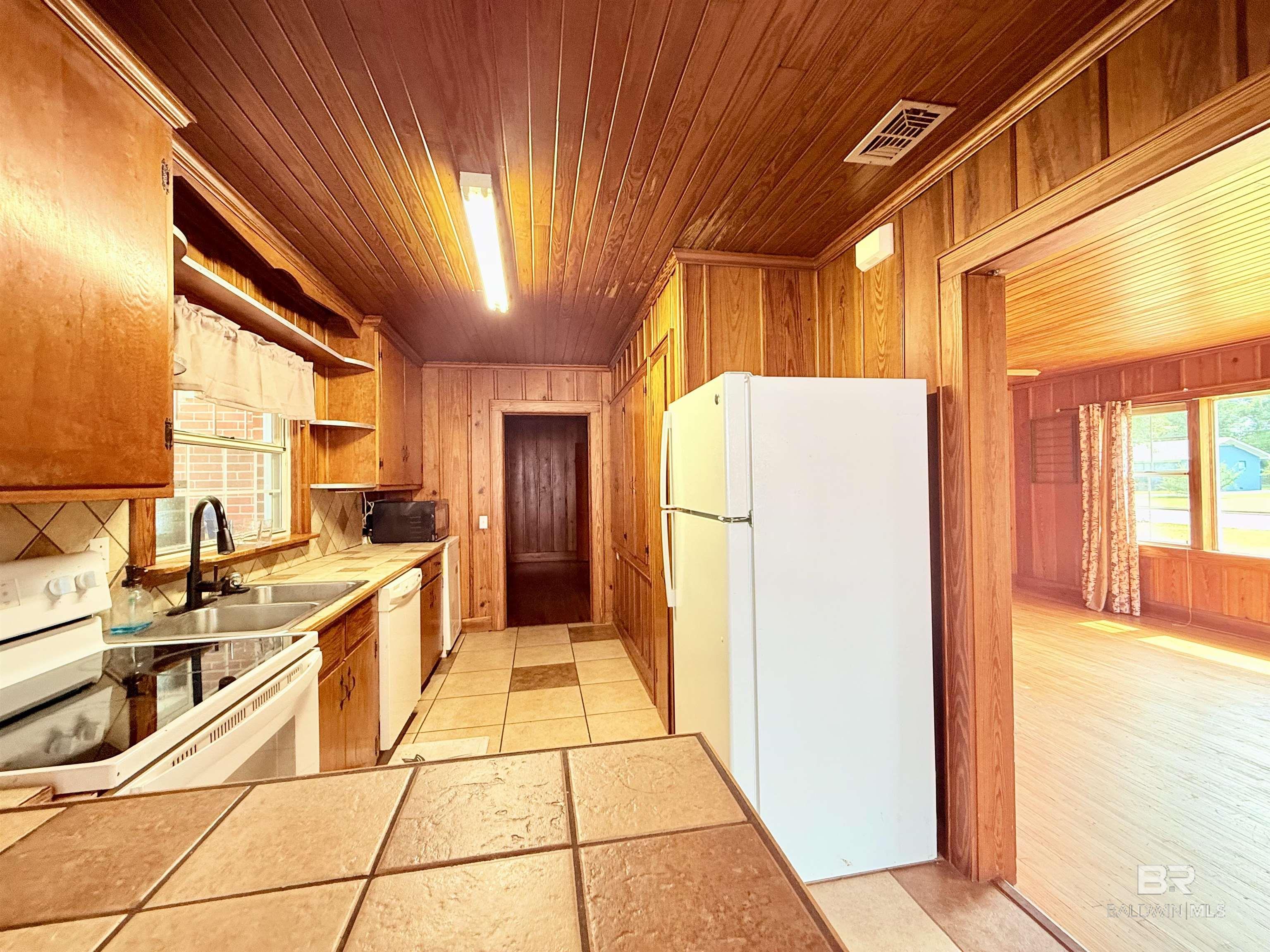 Homes for sale in Atmore, AL | 613 S Carney Street, Atmore, AL 36502 | MLS# 381080