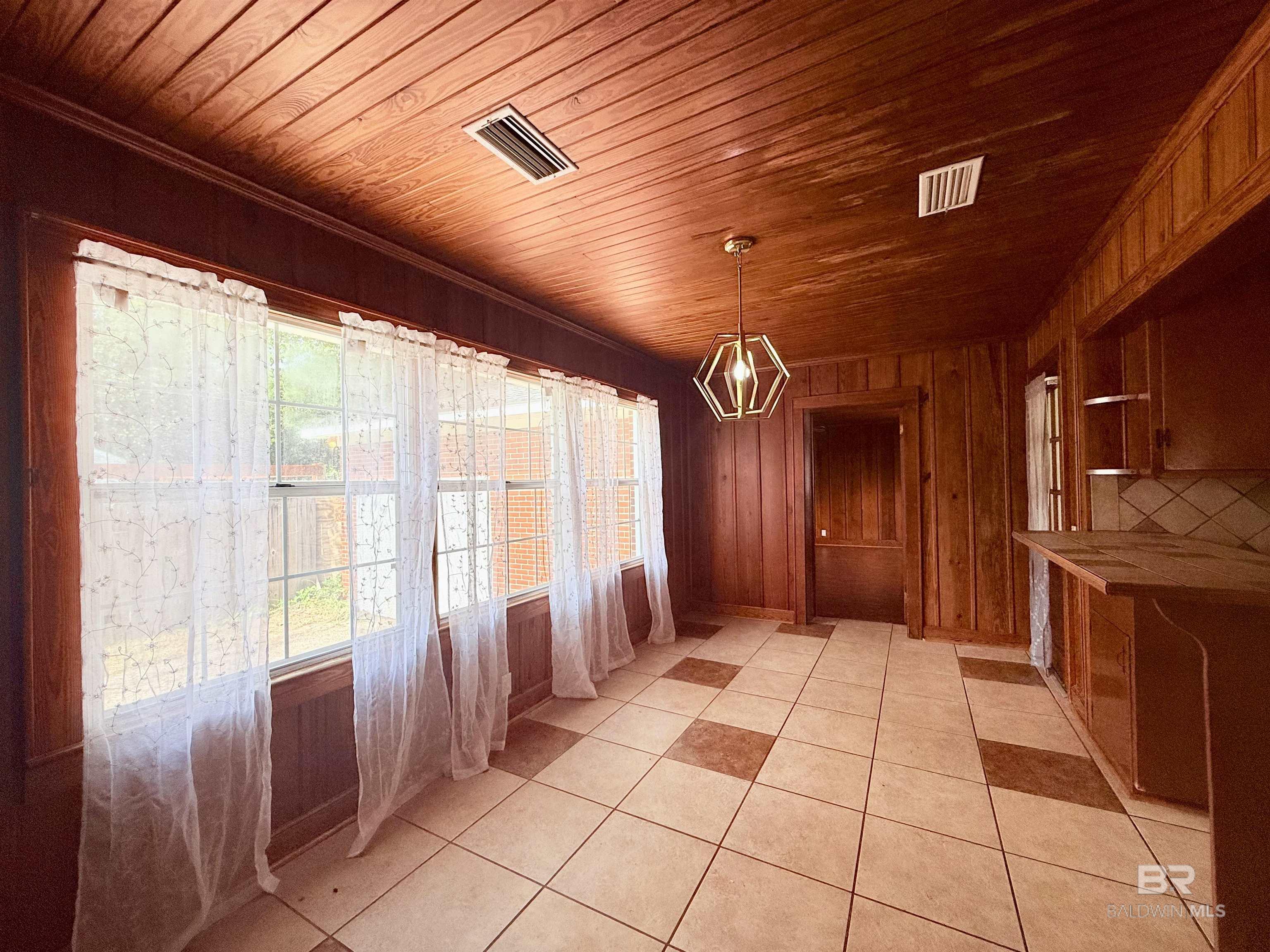 Homes for sale in Atmore, AL | 613 S Carney Street, Atmore, AL 36502 | MLS# 381080