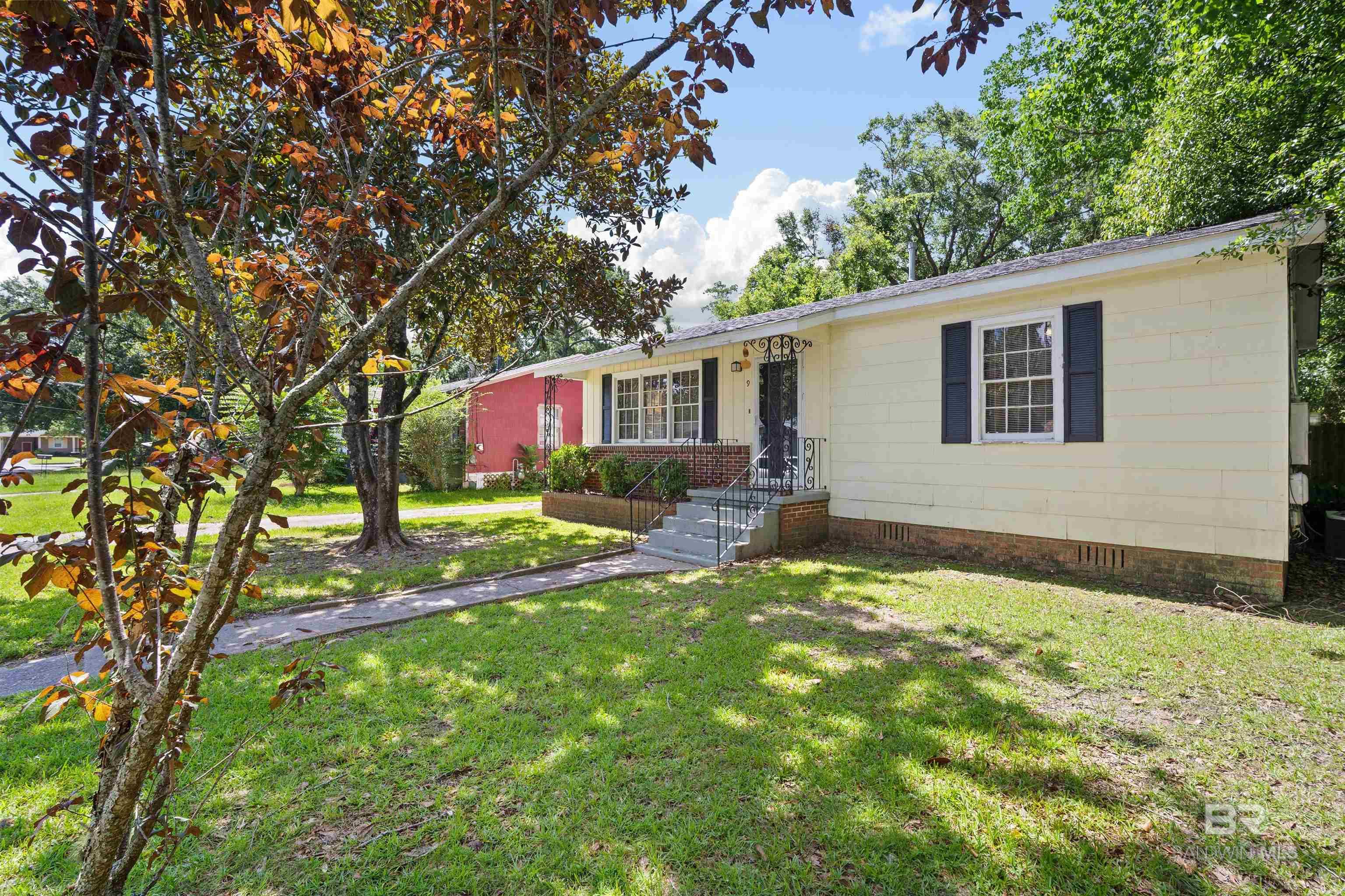 Homes for sale in Chickasaw, AL | 9 Elizabeth Avenue, Chickasaw, AL 36611 | MLS# 381291