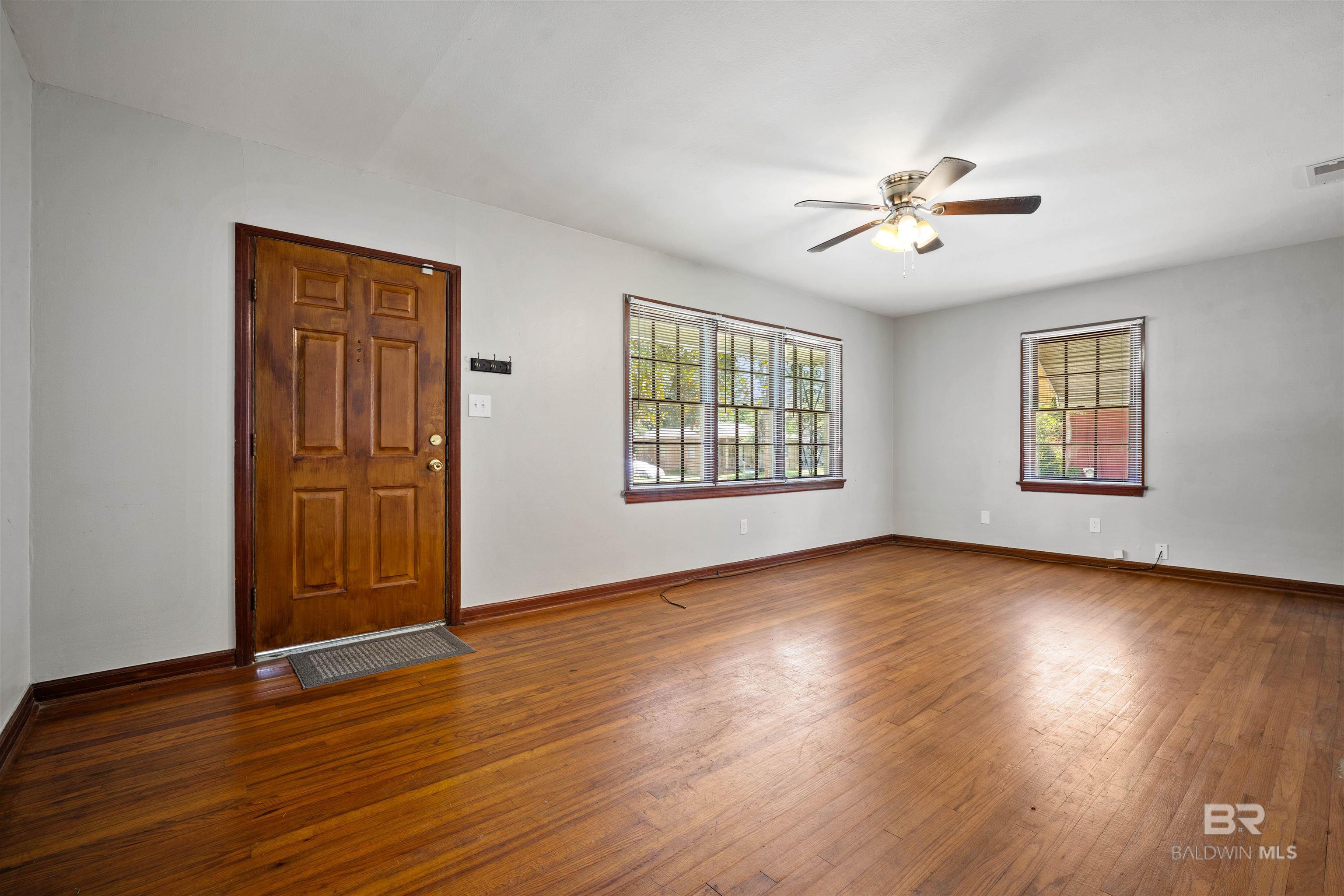 Homes for sale in Chickasaw, AL | 9 Elizabeth Avenue, Chickasaw, AL 36611 | MLS# 381291