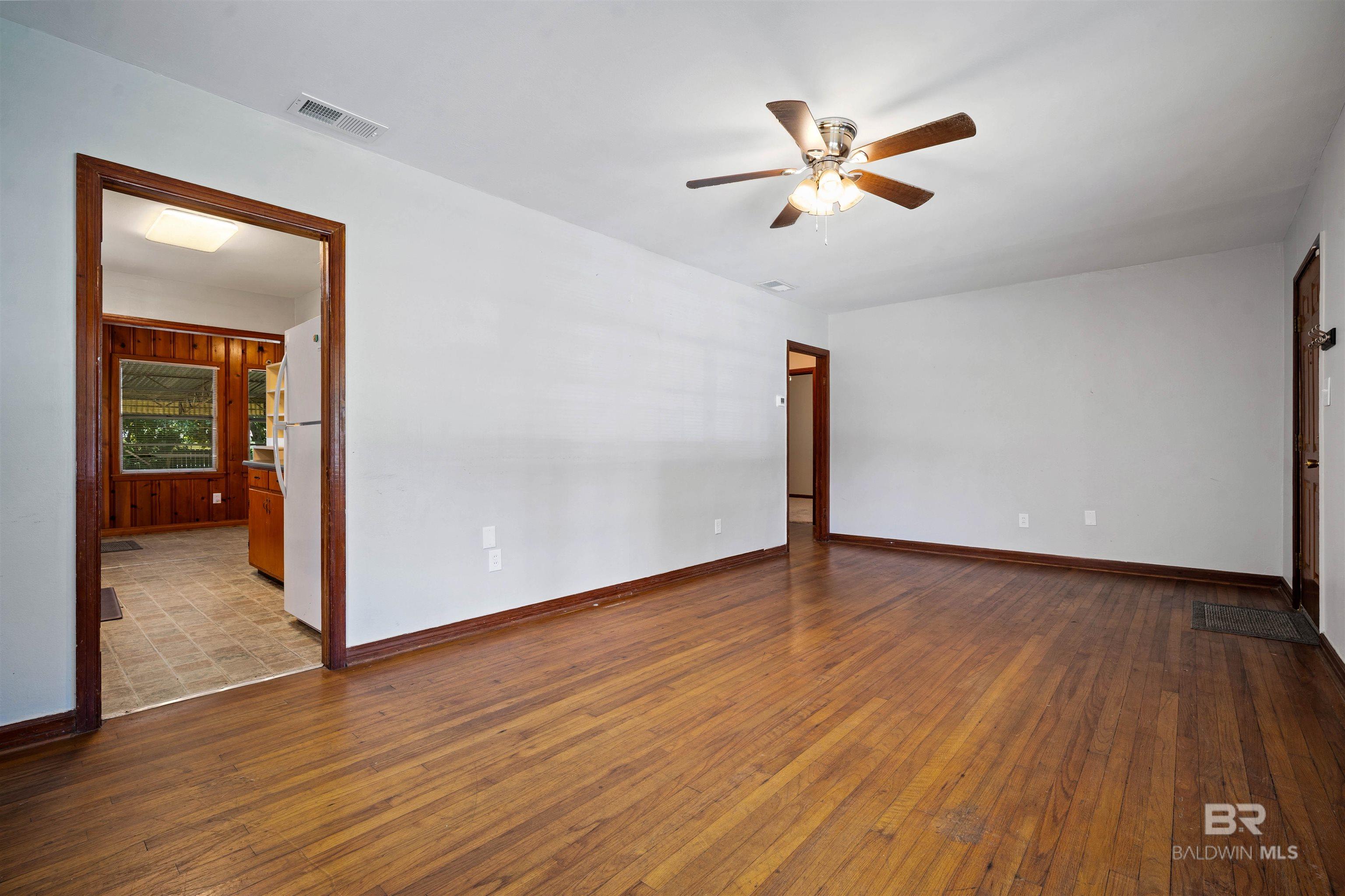 Homes for sale in Chickasaw, AL | 9 Elizabeth Avenue, Chickasaw, AL 36611 | MLS# 381291