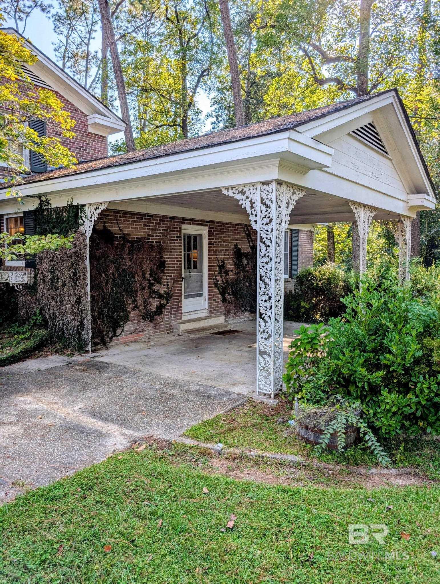 Homes for sale in Brewton, AL | 1415 Poplar Avenue, Brewton, AL 36426 | MLS# 381337