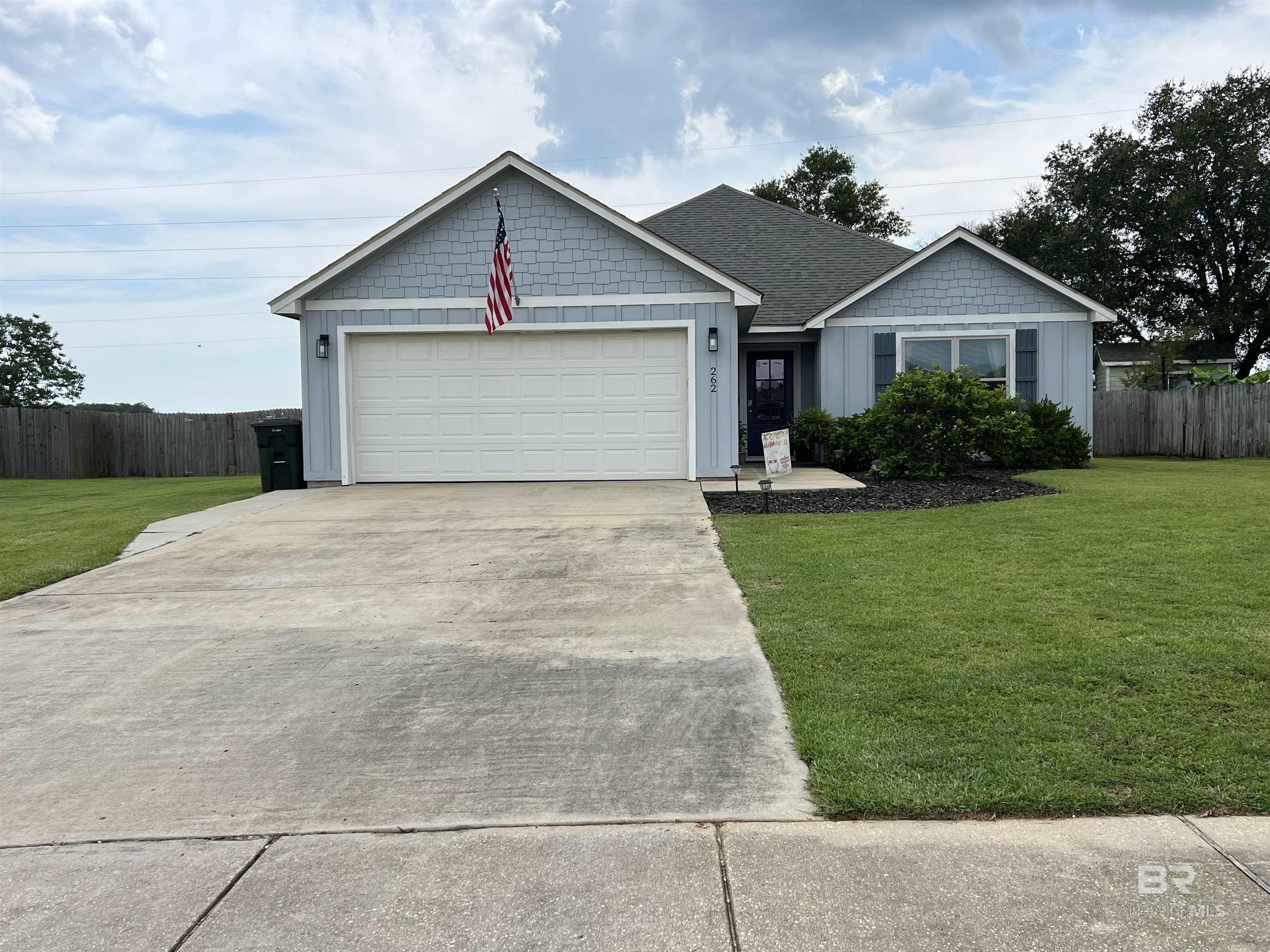 262 Lakefront Circle