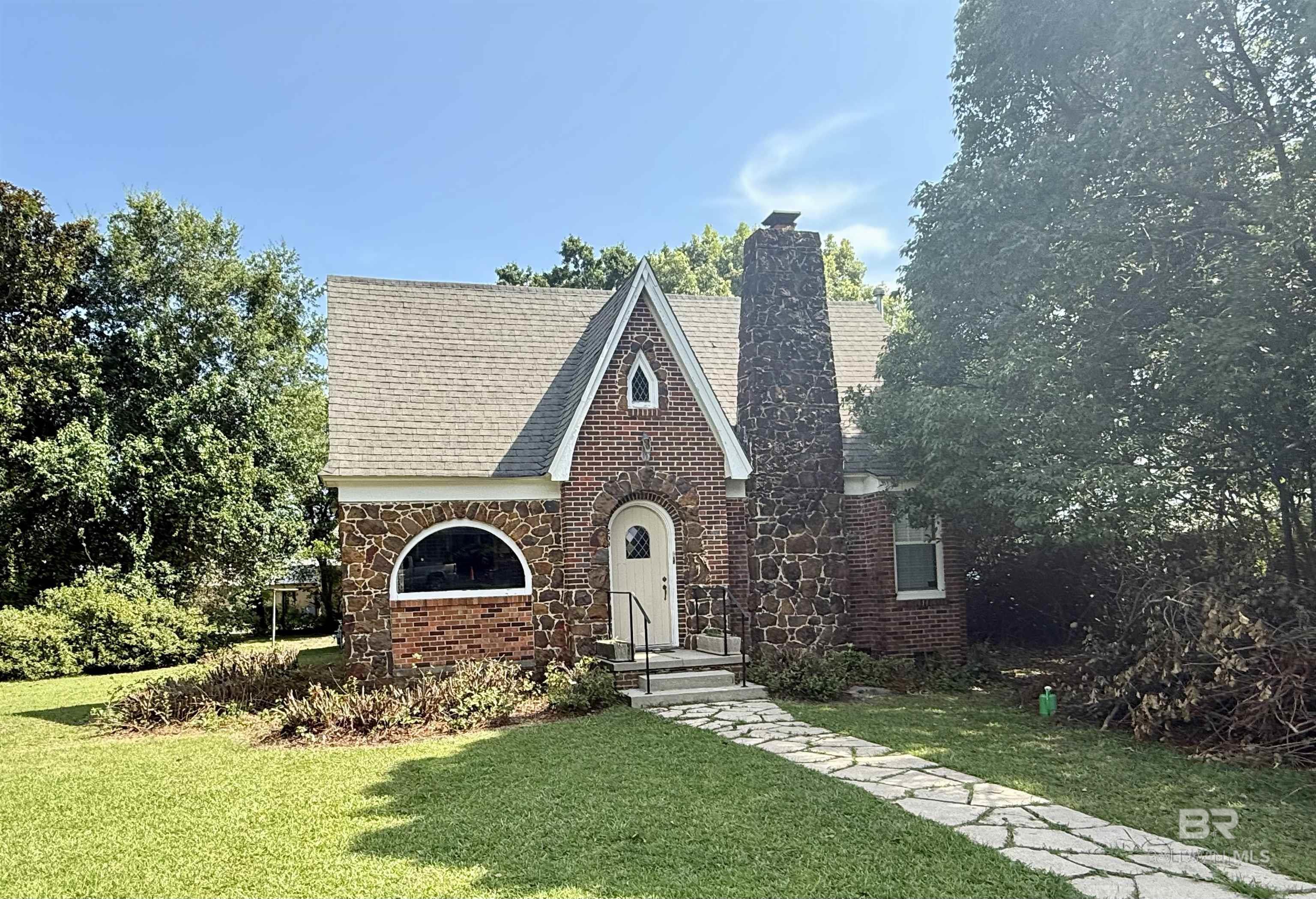 Homes for sale in Foley, AL | 208 W Orange Avenue, Foley, AL 36535 | MLS# 382658