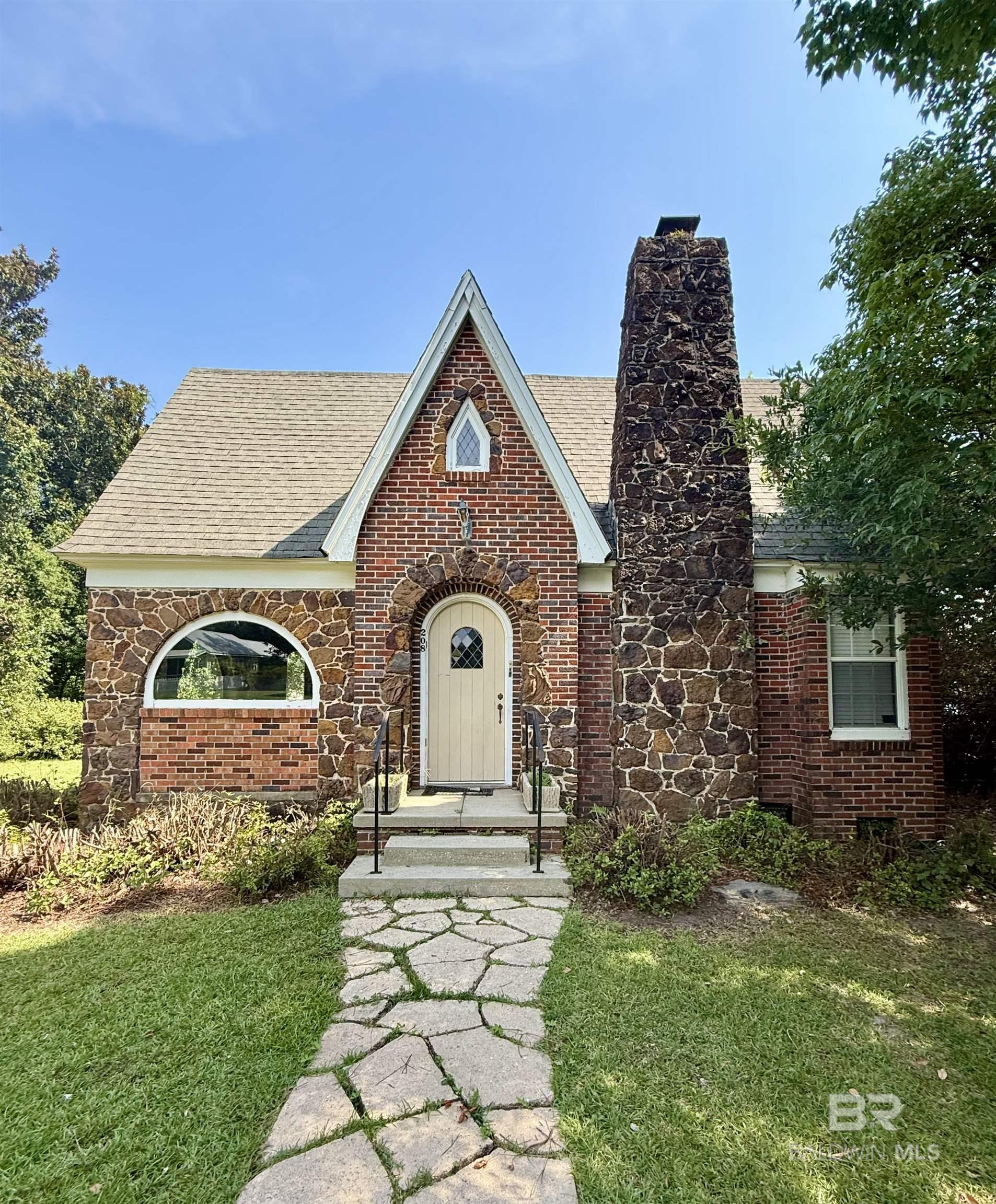 Homes for sale in Foley, AL | 208 W Orange Avenue, Foley, AL 36535 | MLS# 382658