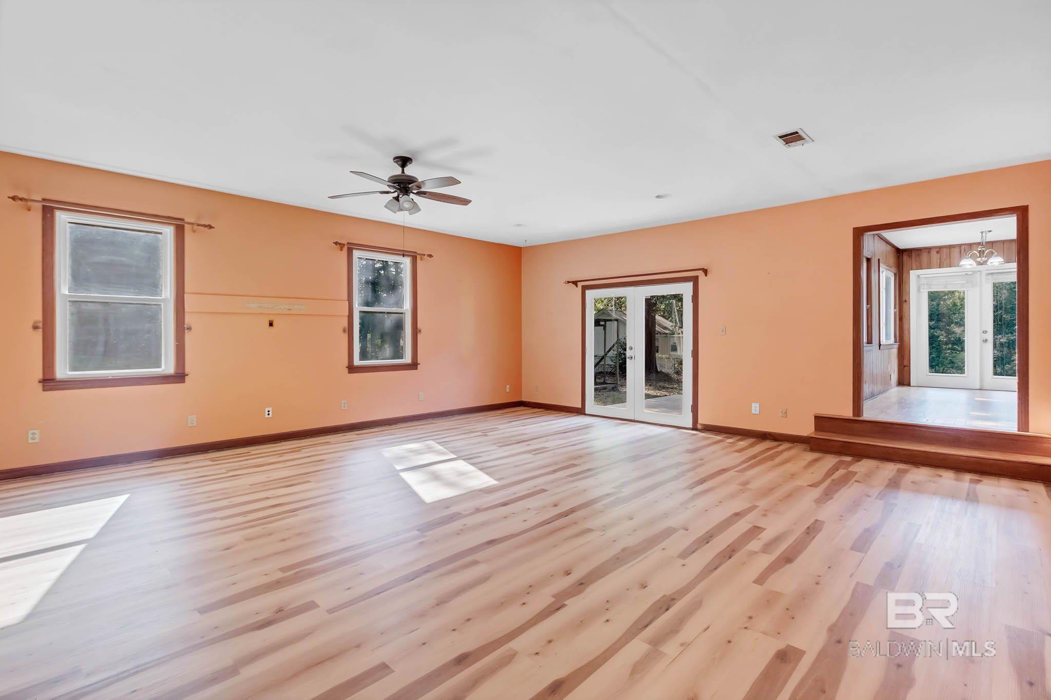 Homes for sale in Mobile, AL | 1309 W Rainbow Dr, Mobile, AL 36693 | MLS# 383143