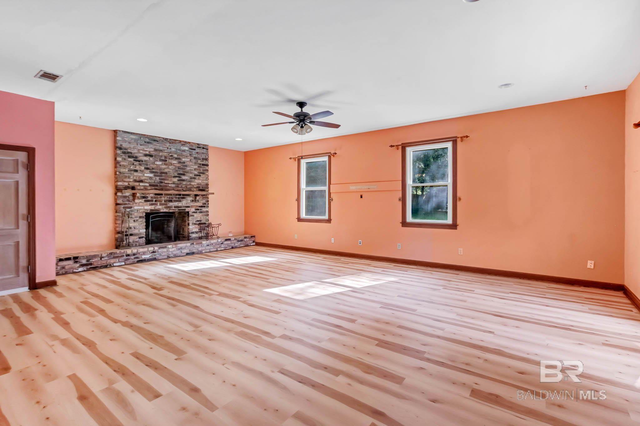 Homes for sale in Mobile, AL | 1309 W Rainbow Dr, Mobile, AL 36693 | MLS# 383143