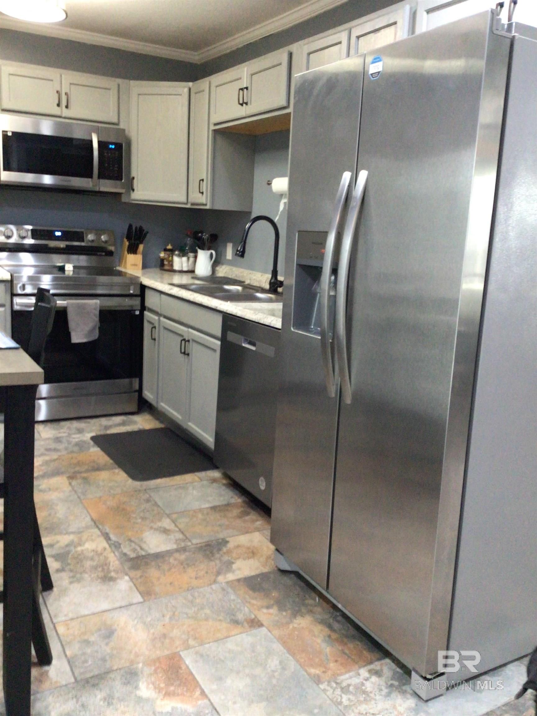 Homes for sale in Dothan, AL | 502 Vassar Street, Dothan, AL 36301 | MLS# 384191