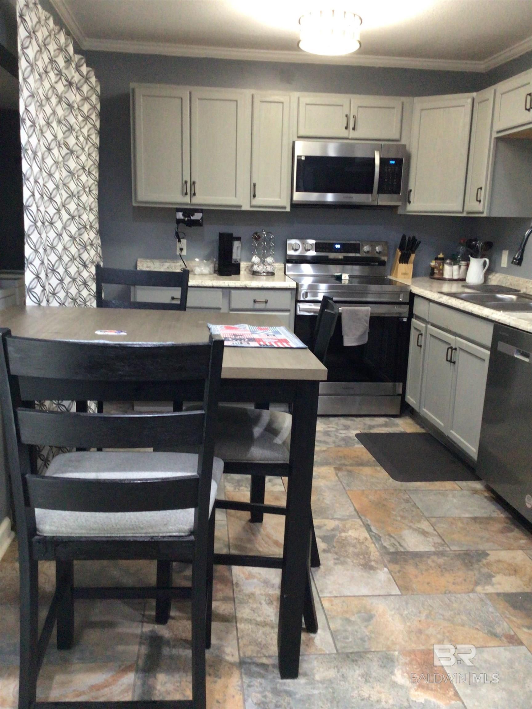 Homes for sale in Dothan, AL | 502 Vassar Street, Dothan, AL 36301 | MLS# 384191