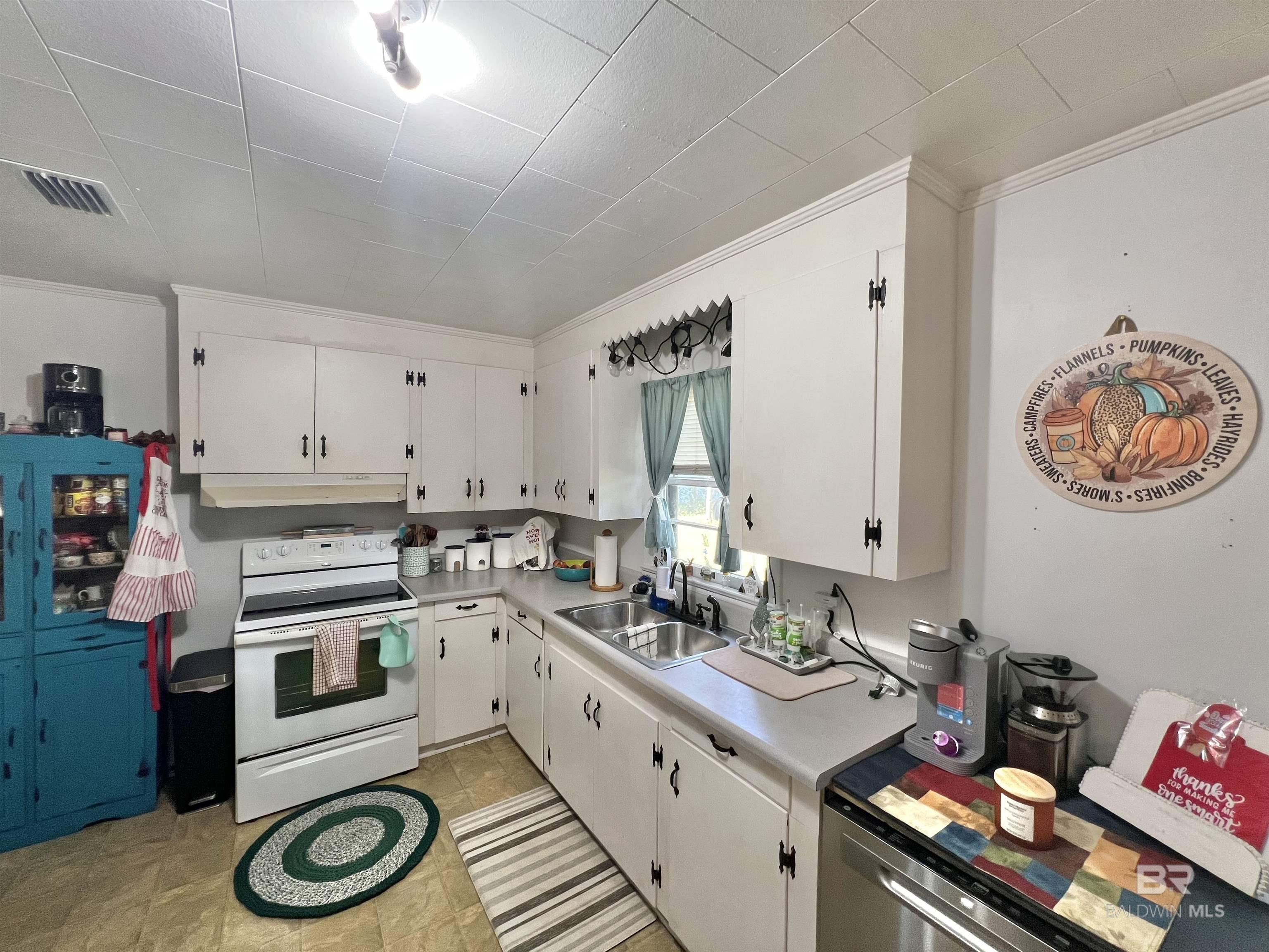 Homes for sale in Flomaton, AL | 222 Van Hoosen Road, Flomaton, AL 36441 | MLS# 384659