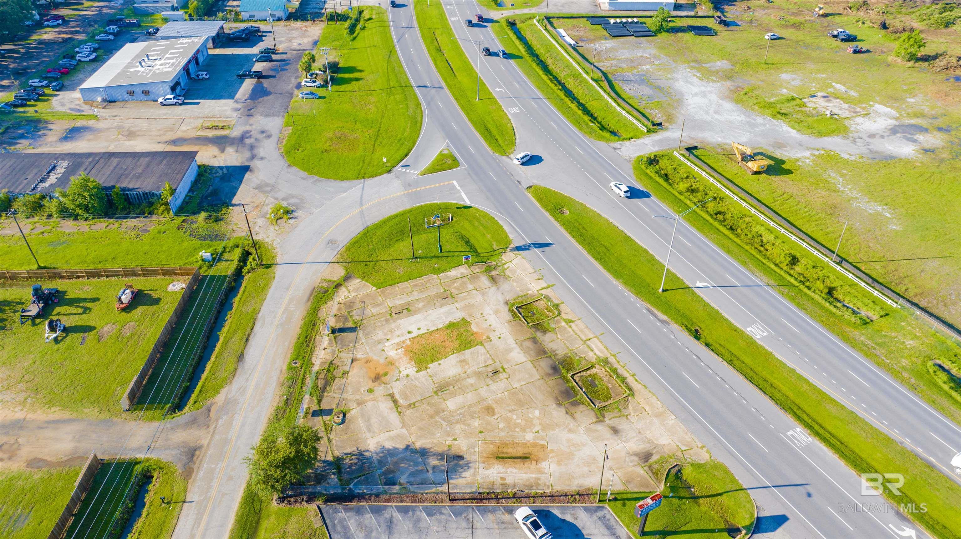 1113 S Highway 31