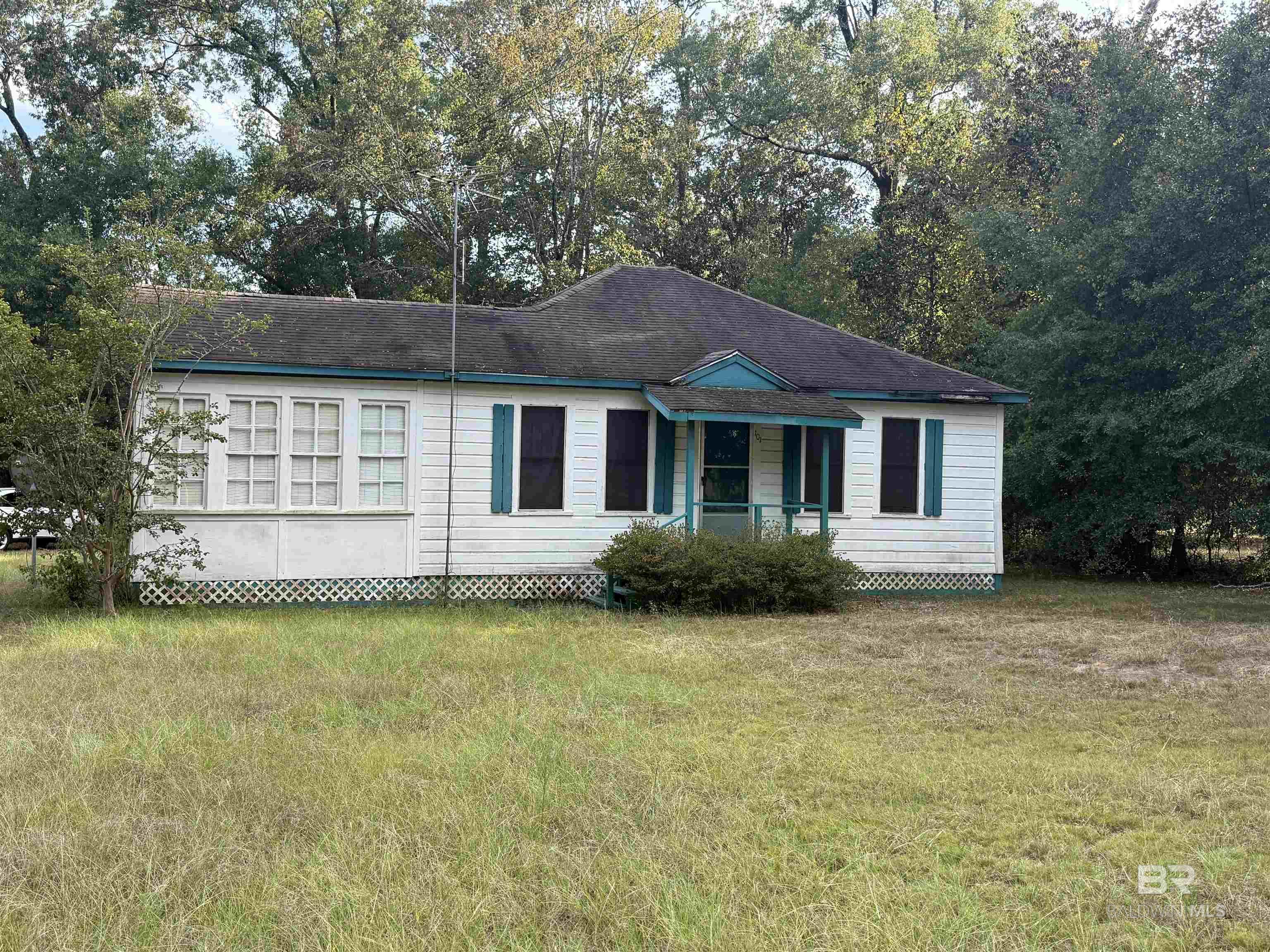 Homes for sale in Brewton, AL | 101 Cottage Hill Dr, Brewton, AL 36426 | MLS# 385274