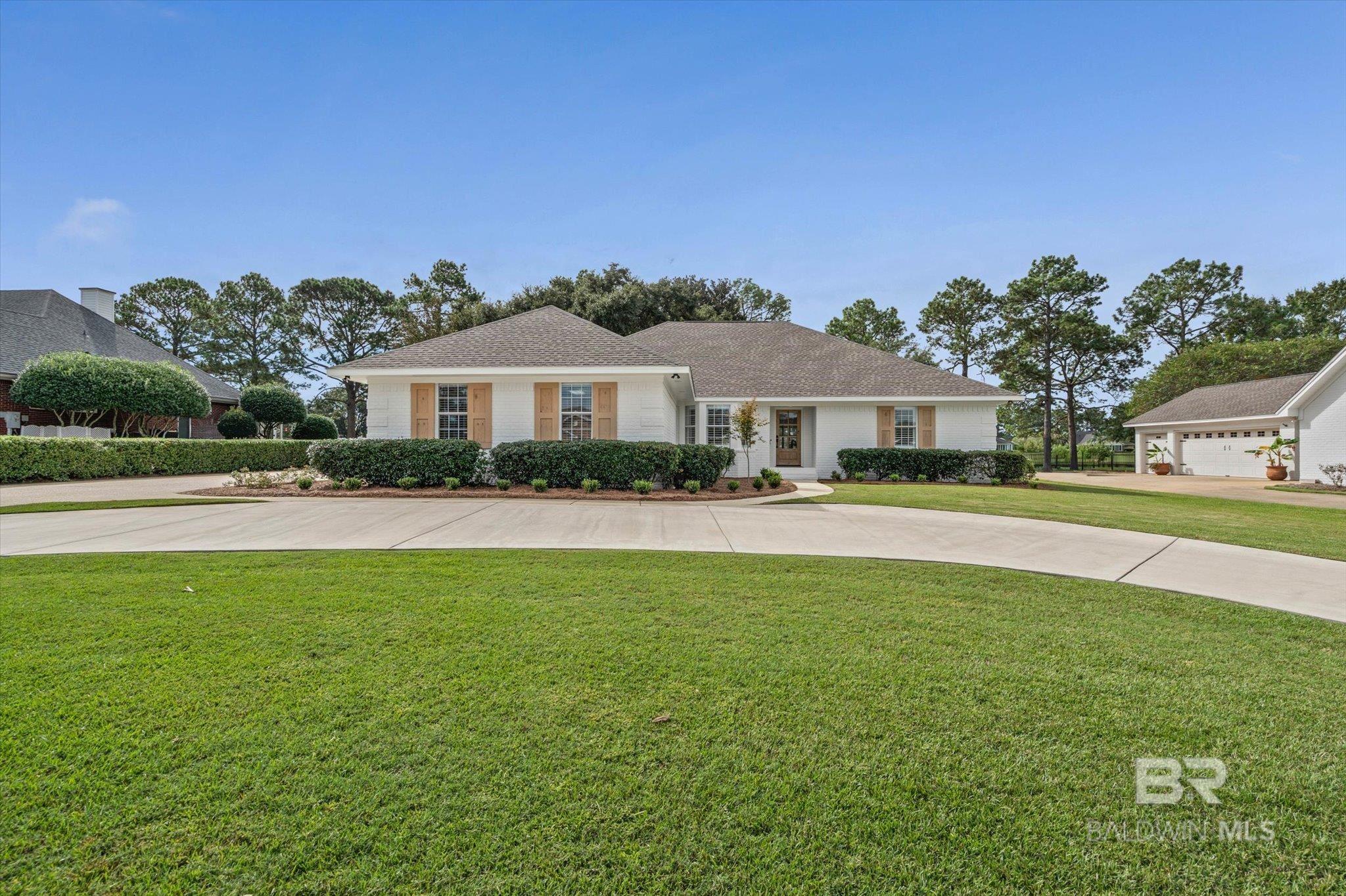 Homes for sale in Foley, AL | 9285 Lakeview Dr, Foley, AL 36535 | MLS# 386641