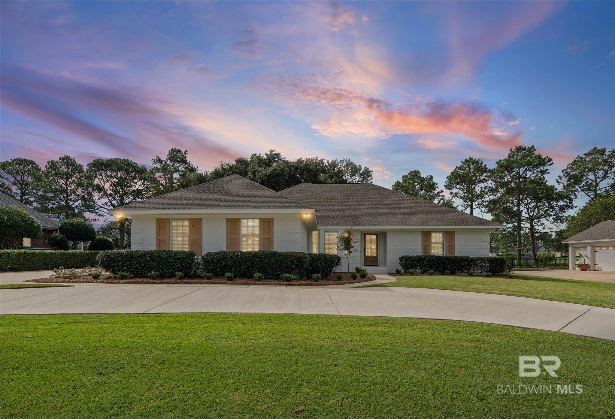 9285 Lakeview Drive