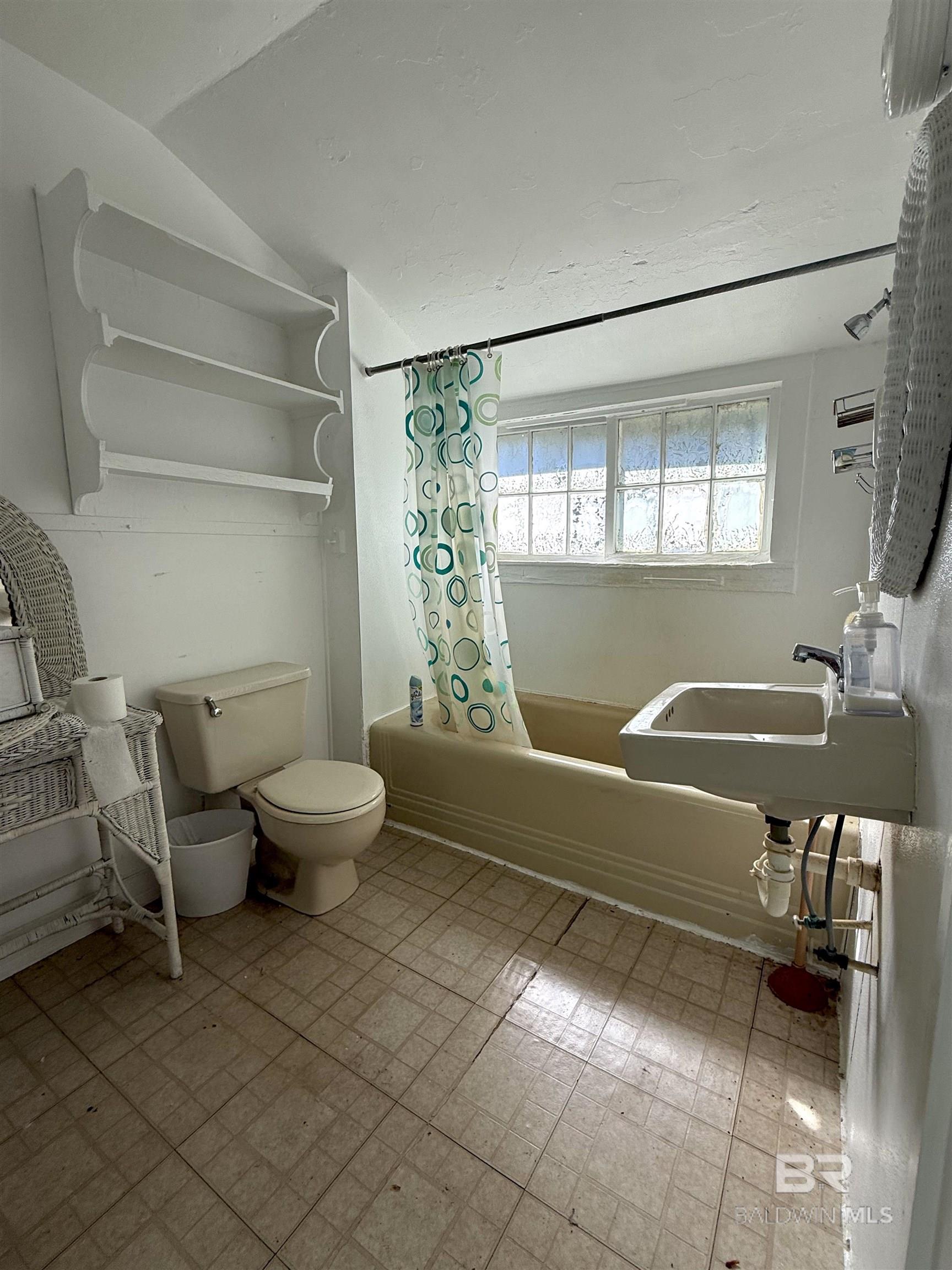 Homes for sale in Mobile, AL | 6513 Grace Street, Mobile, AL 36618 | MLS# 386697