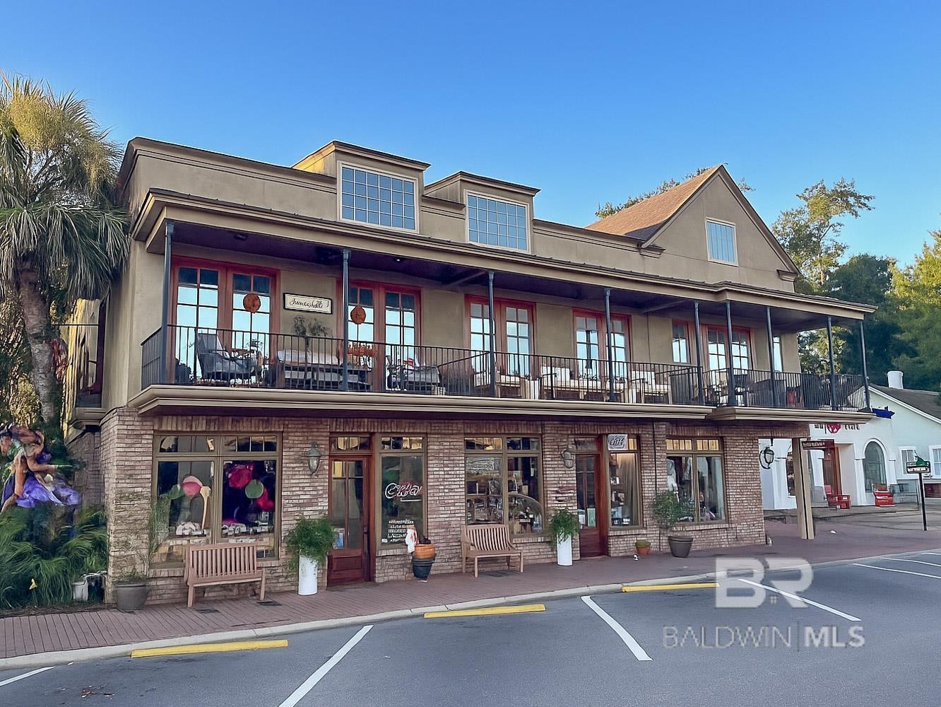 314 De La Mare Avenue #2