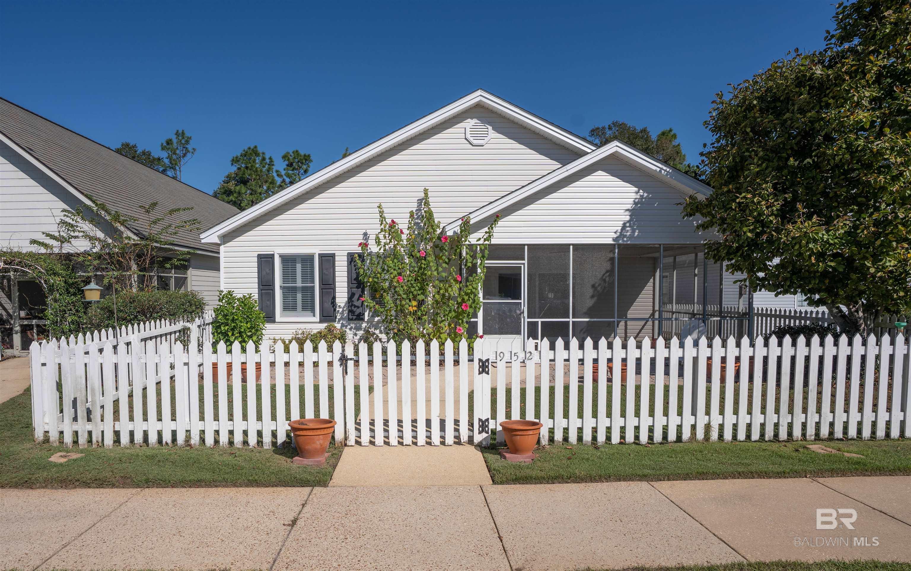 Homes for sale in Fairhope, AL | 952 Edwards Avenue, Fairhope, AL 36532 | MLS# 386982