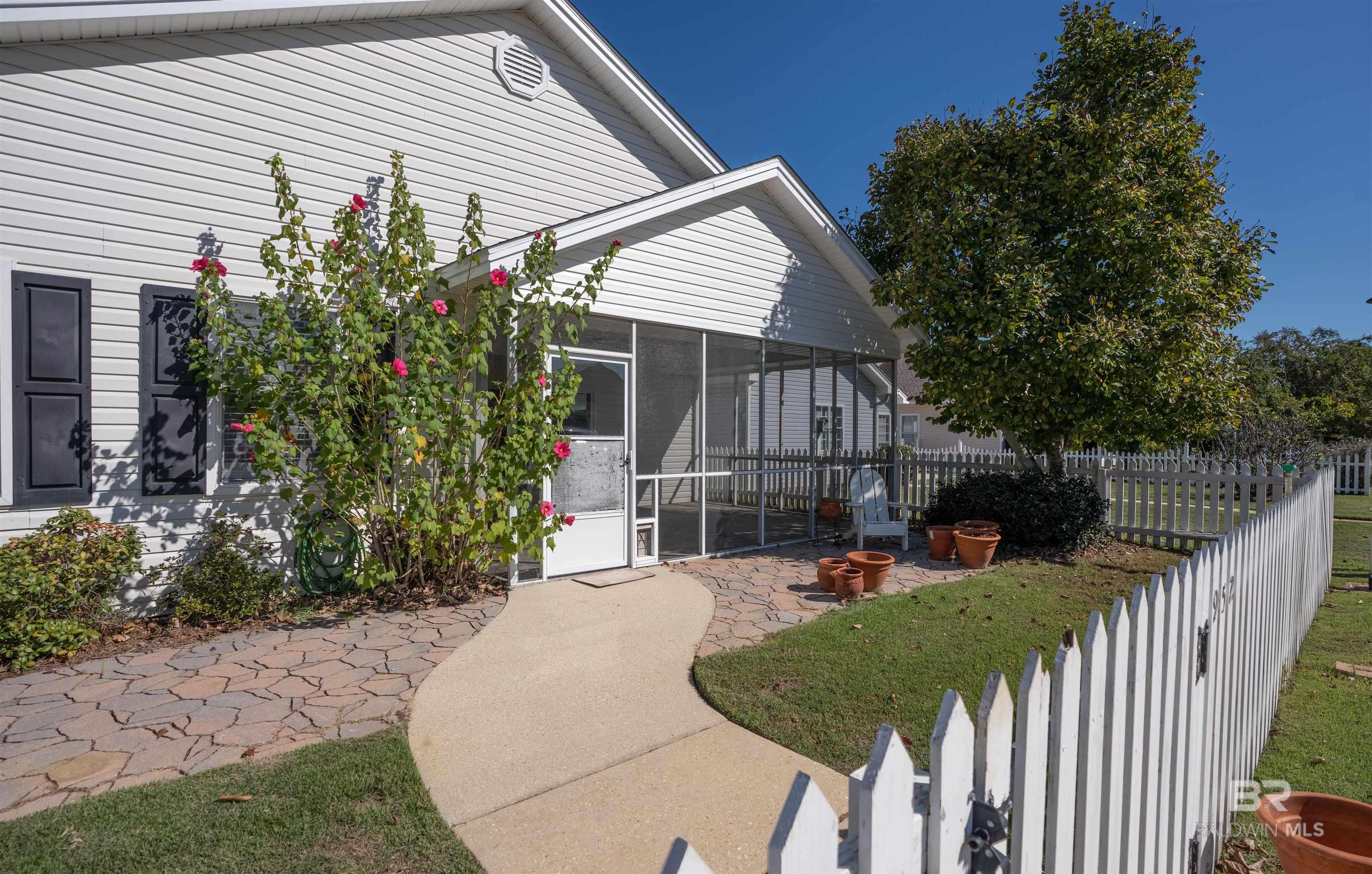 Homes for sale in Fairhope, AL | 952 Edwards Avenue, Fairhope, AL 36532 | MLS# 386982