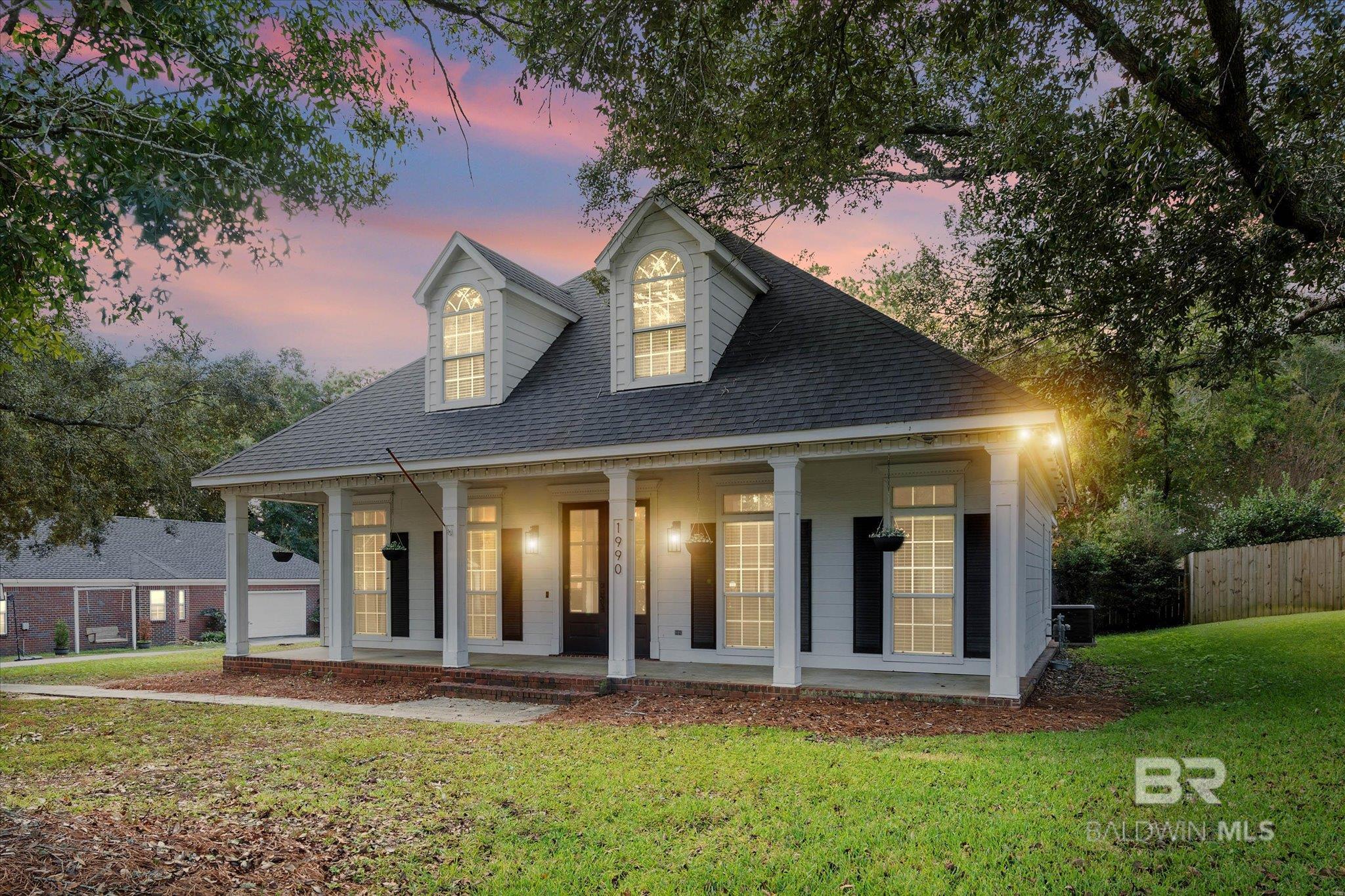 1990 E Bradbury Drive