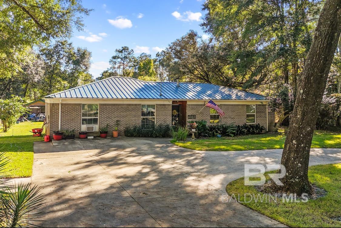 Homes for sale in Foley, AL | 11842 Island Dr, Foley, AL 36535 | MLS# 387608