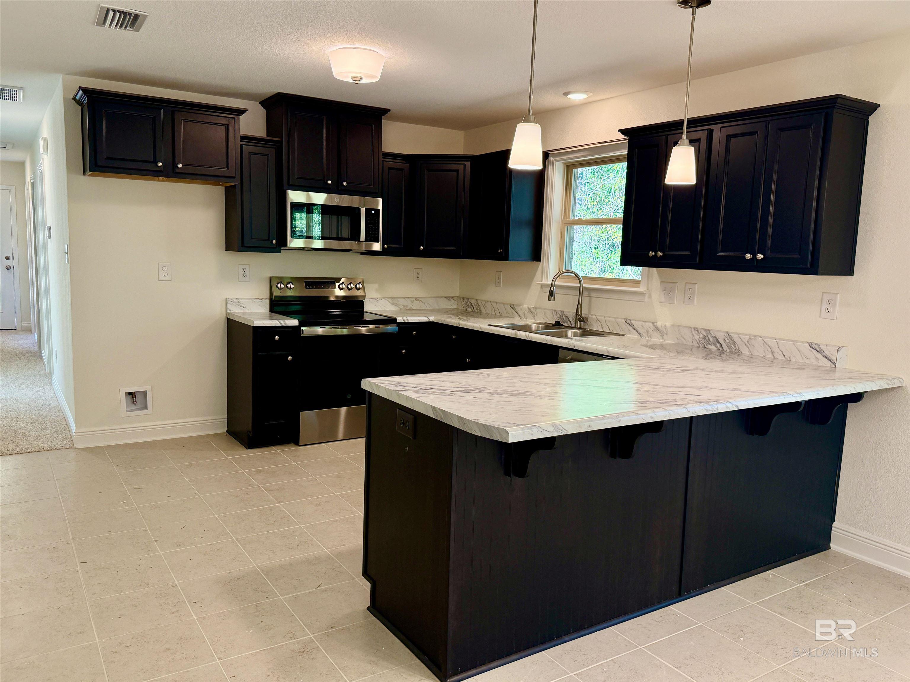 Homes for sale in Mobile, AL | 1124 Forest Glen Dr, Mobile, AL 36618 | MLS# 387625