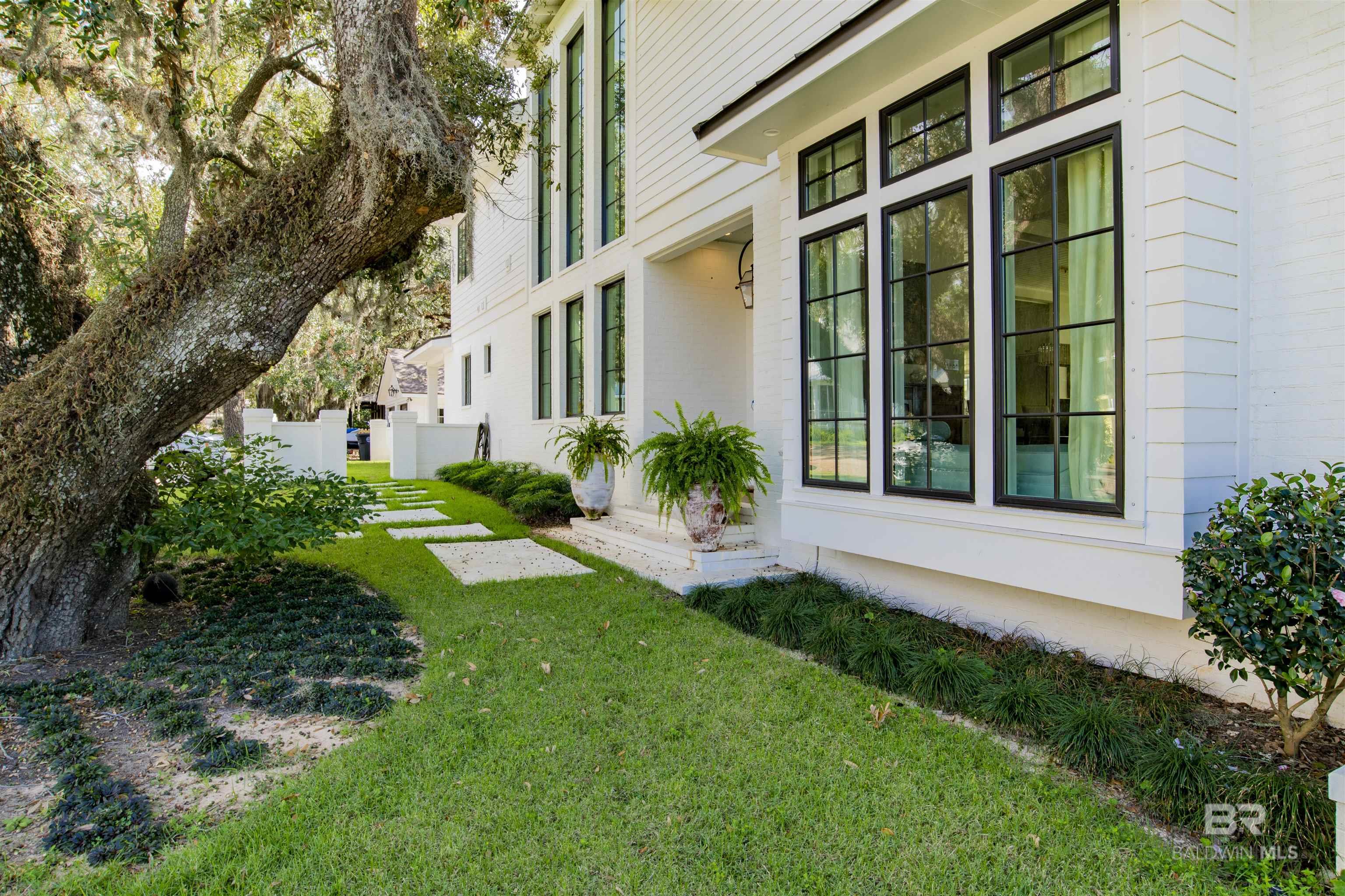 Homes for sale in Fairhope, AL | 401 S Mobile Street, Fairhope, AL 36532 | MLS# 387884