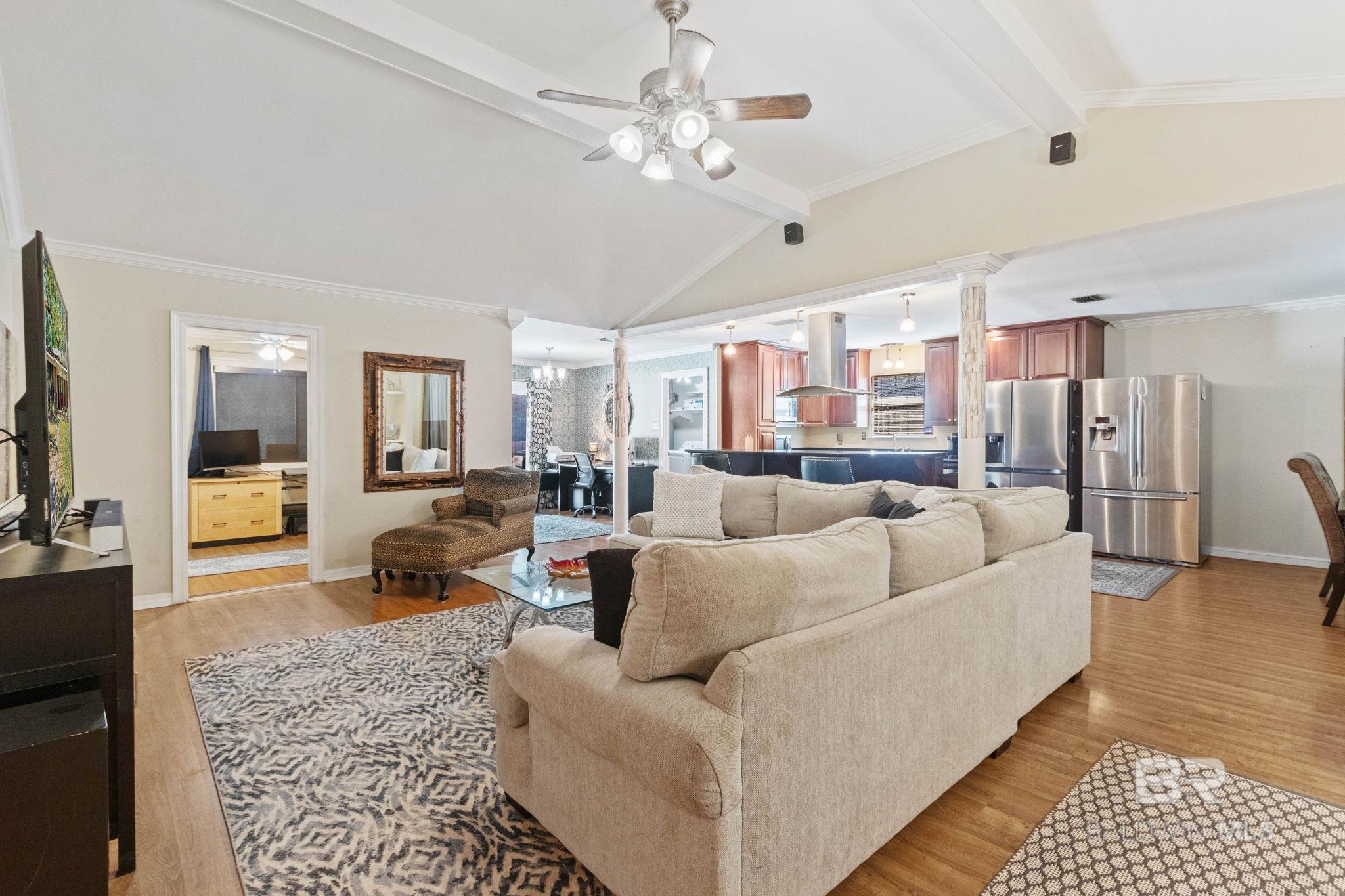 Homes for sale in Mobile, AL | 2705 E Woodcliff Dr, Mobile, AL 36693 | MLS# 387909