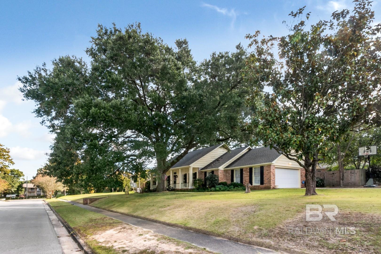 Homes for sale in Mobile, AL | 6405 E Willow Brook Run, Mobile, AL 36608 | MLS# 388179