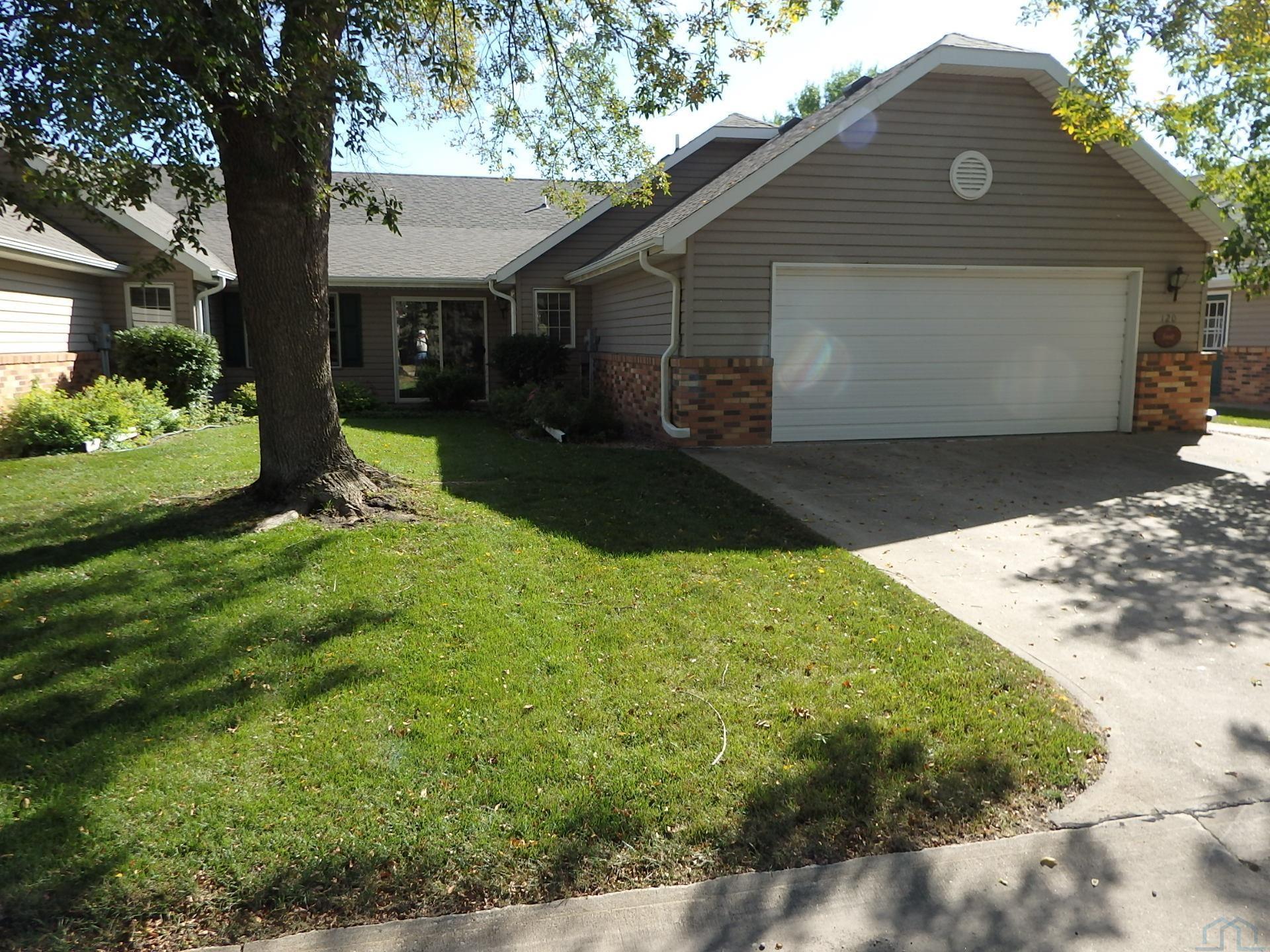 Siouxland Town & Country Realty Serving Sioux Center, Orange City, Alton and the Surrounding Area!