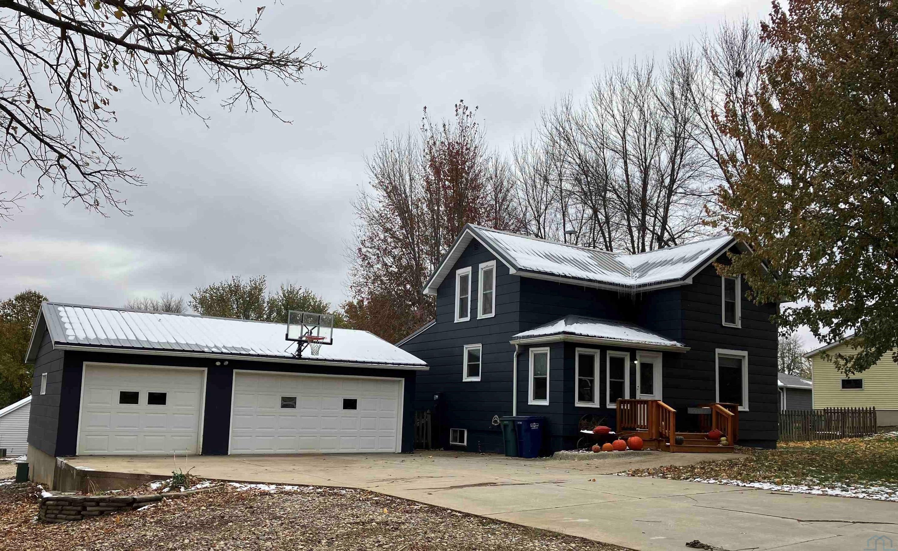 Siouxland Town & Country Realty Serving Sioux Center, Orange City, Alton and the Surrounding Area!