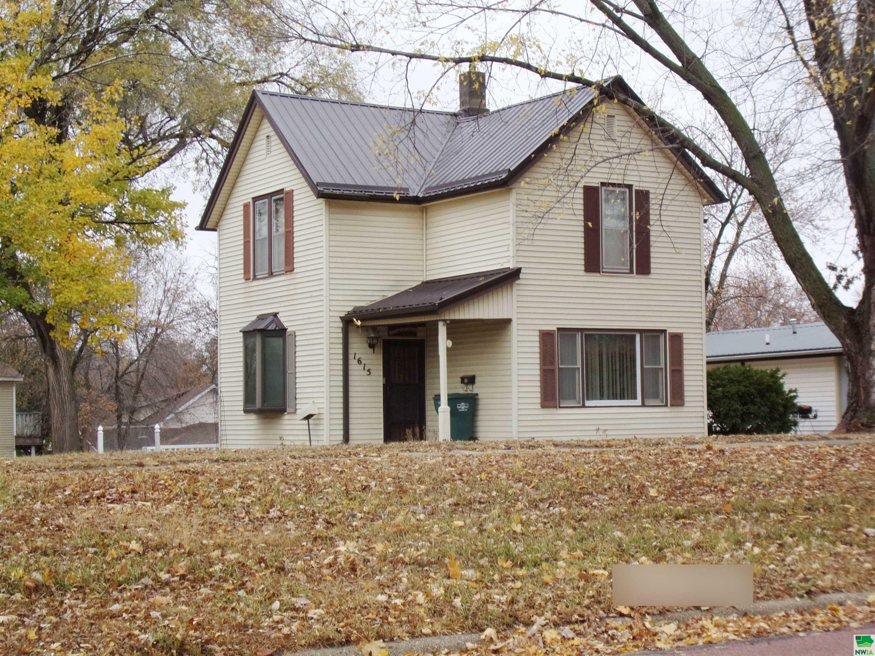 1615 CENTRAL AVE						  						 , Hawarden						 , IA						  51023						  