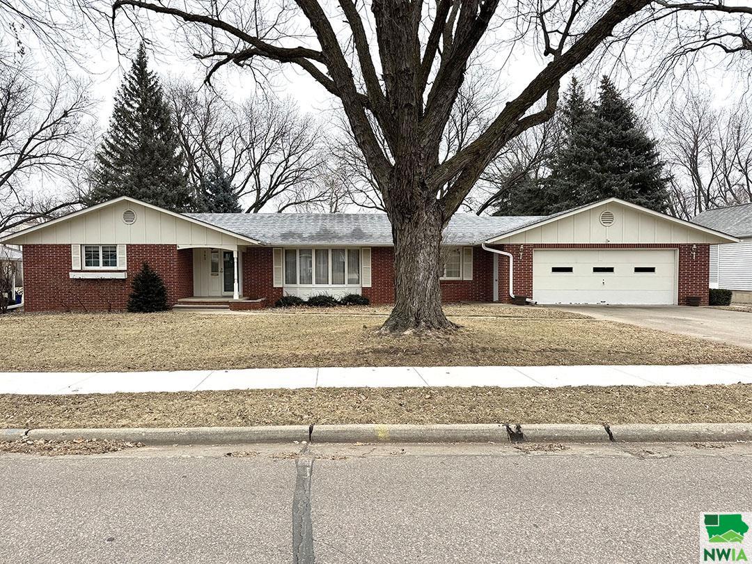 362 2nd Ave SE						  						 , Sioux Center						 , IA						  51250						  