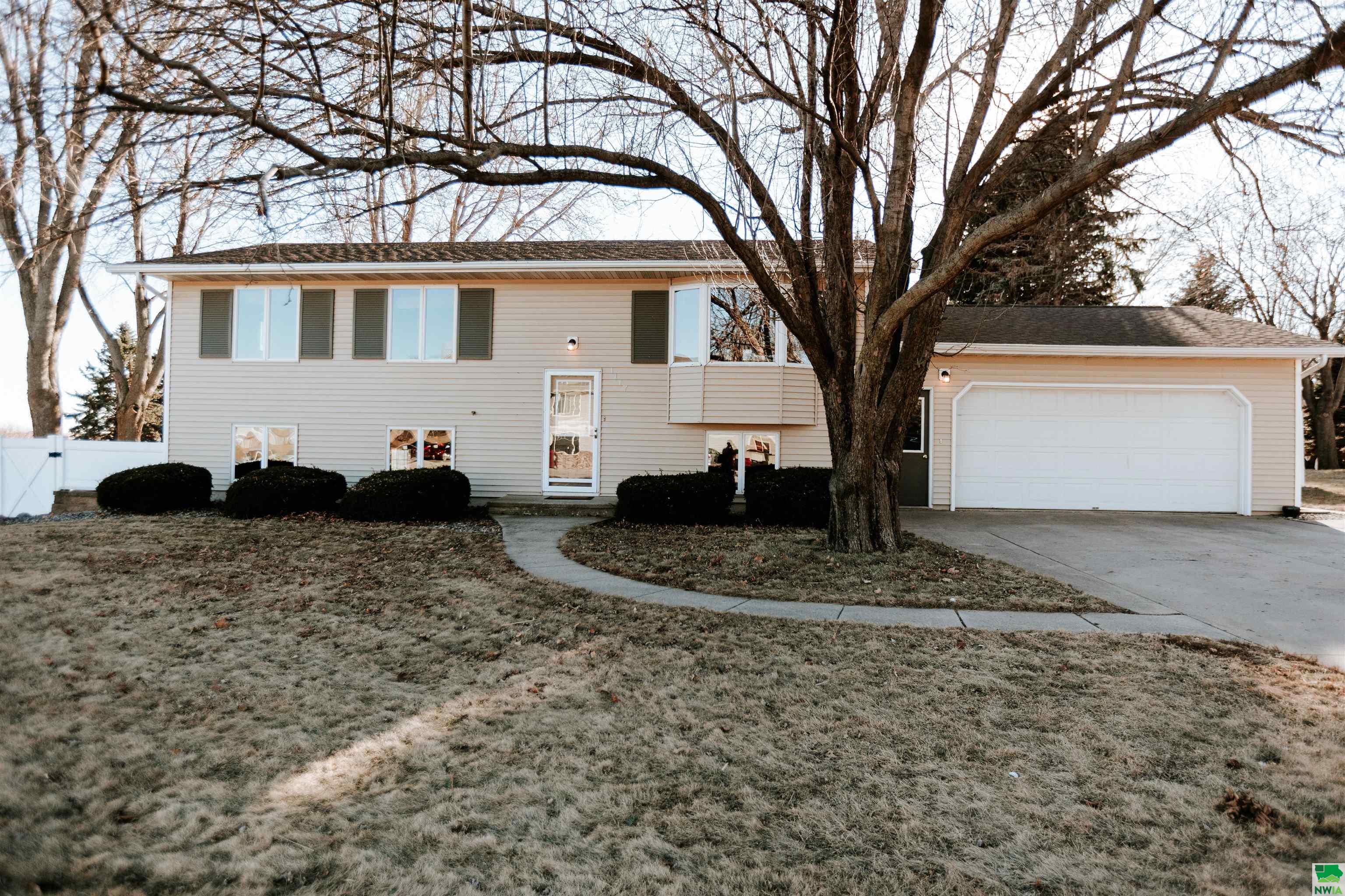 1117 Eastside Dr						  						 , Sioux Center						 , IA						  51250						  