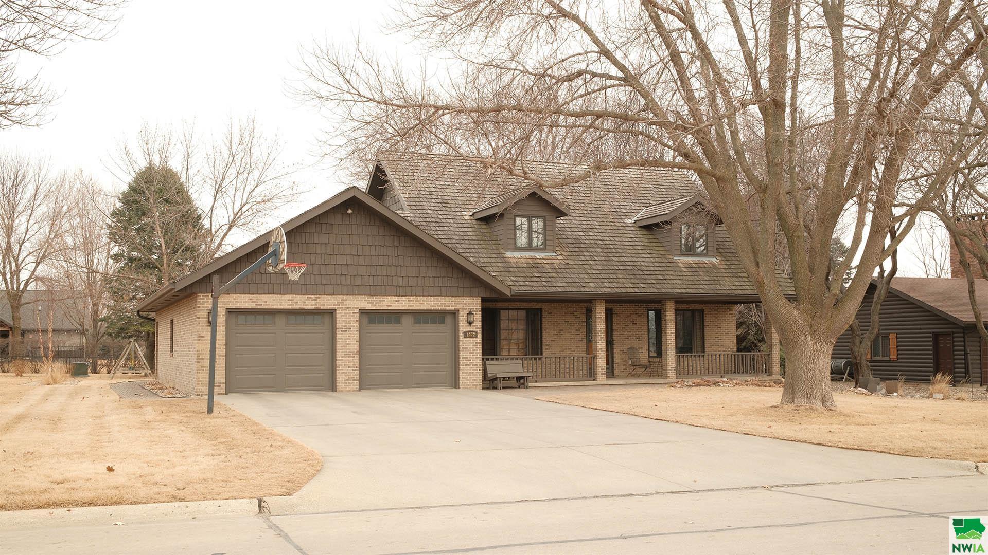 1472 3rd Ave SE						  						 , Sioux Center						 , IA						  51250						  